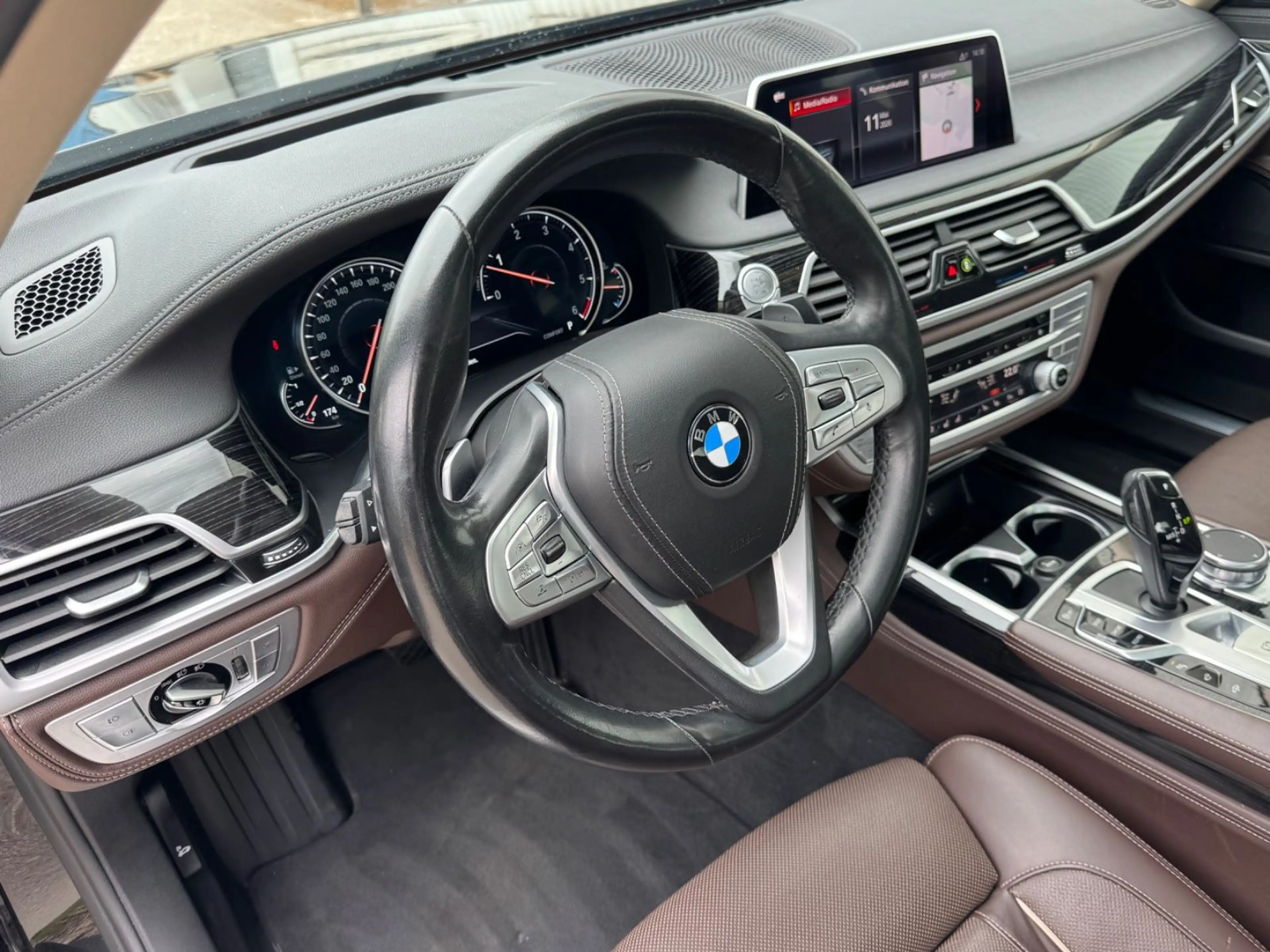 BMW 740 d xDrive*HUD*Soft Close*Massage*360 Kamera* — photo 10