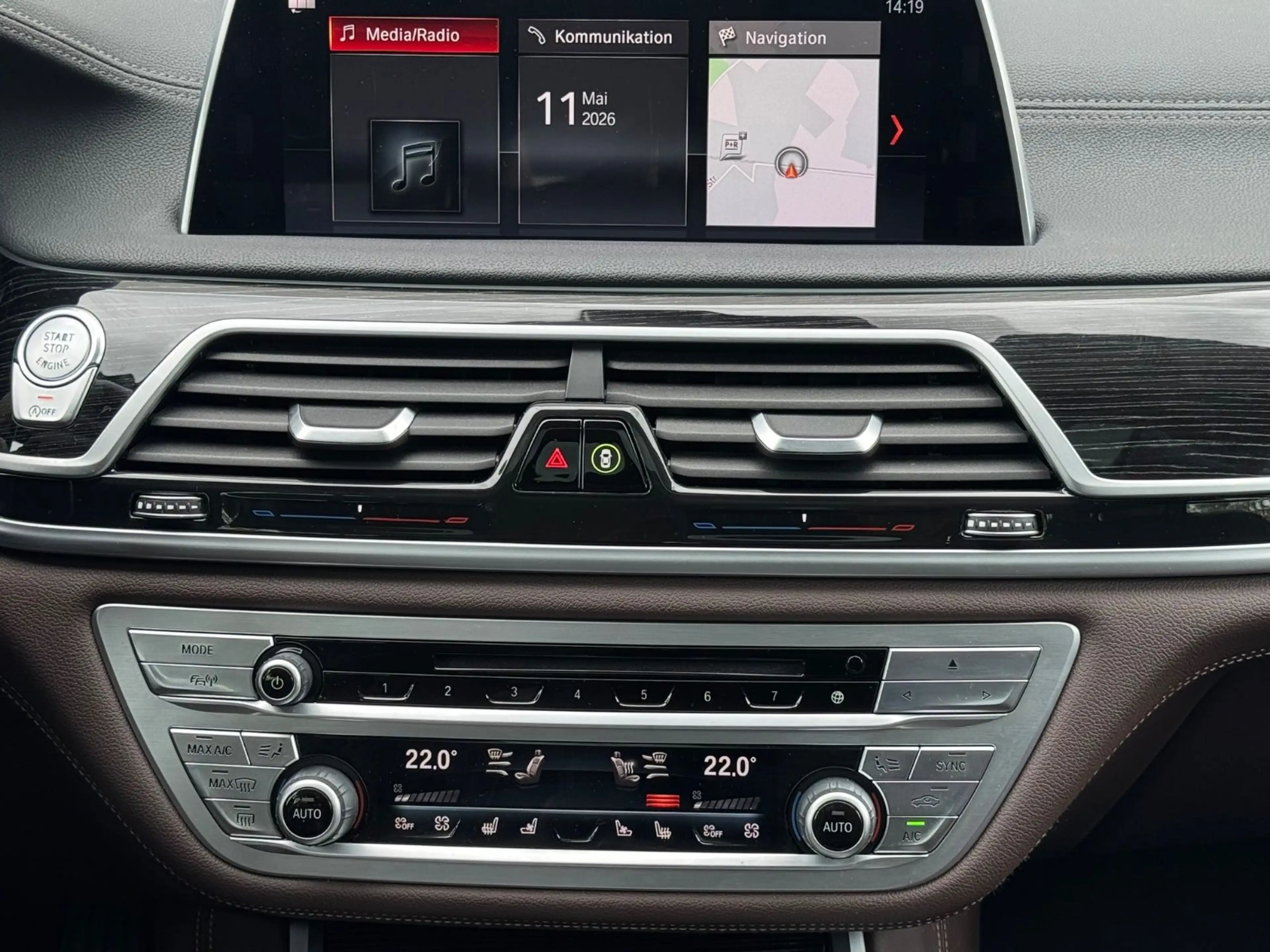 BMW 740 d xDrive*HUD*Soft Close*Massage*360 Kamera* — photo 13