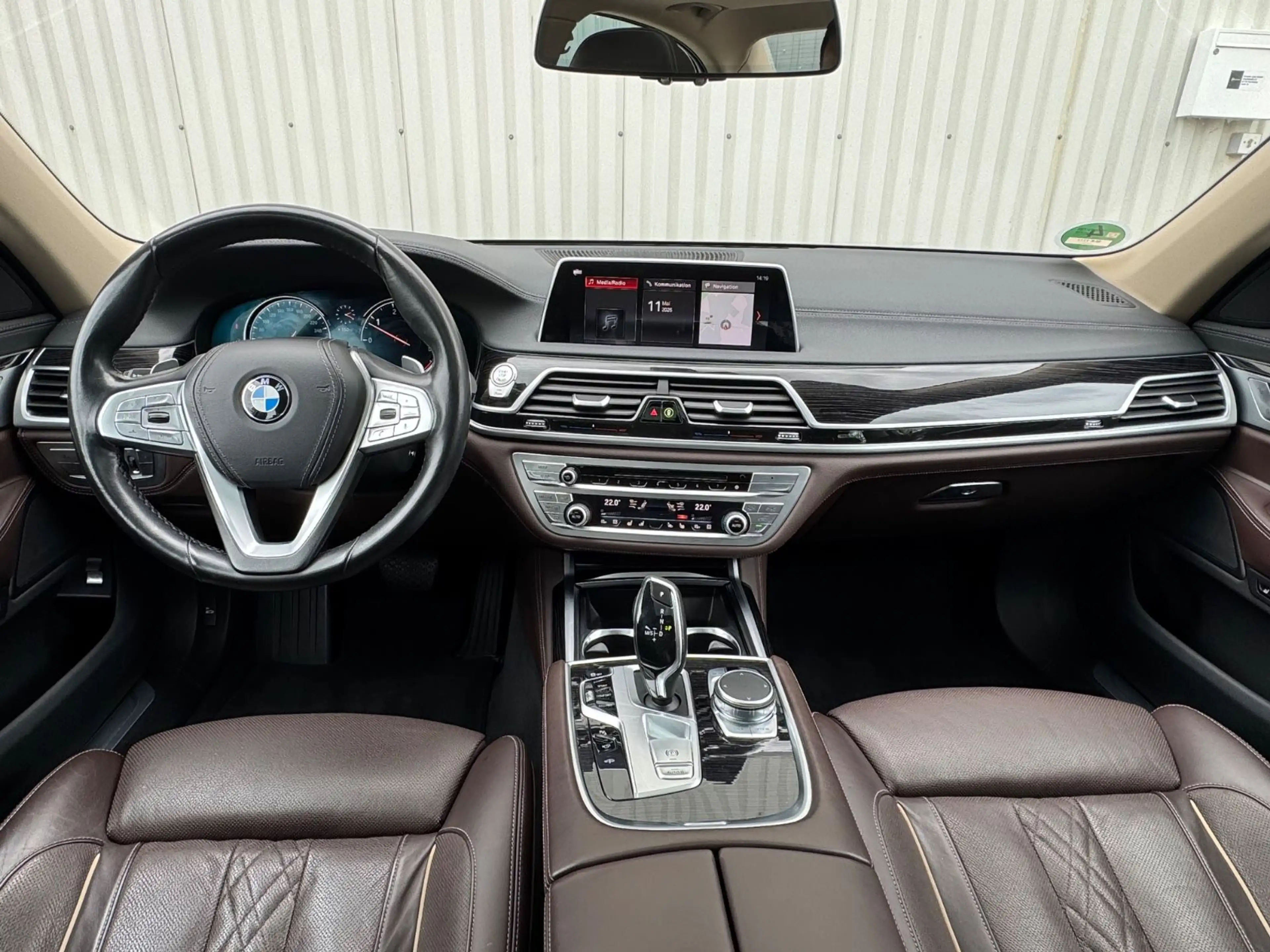 BMW 740 d xDrive*HUD*Soft Close*Massage*360 Kamera* — photo 11