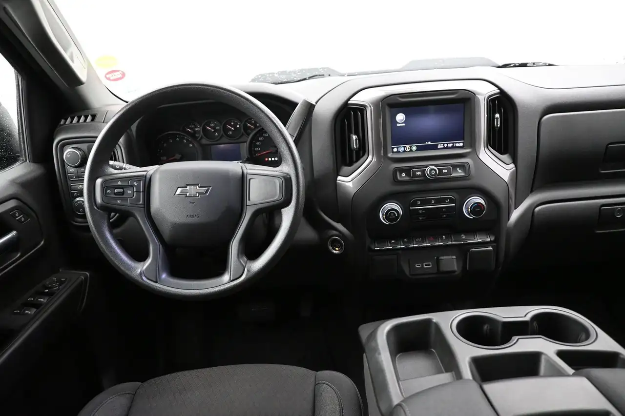 Chevrolet Silverado photo Chevrolet Silverado