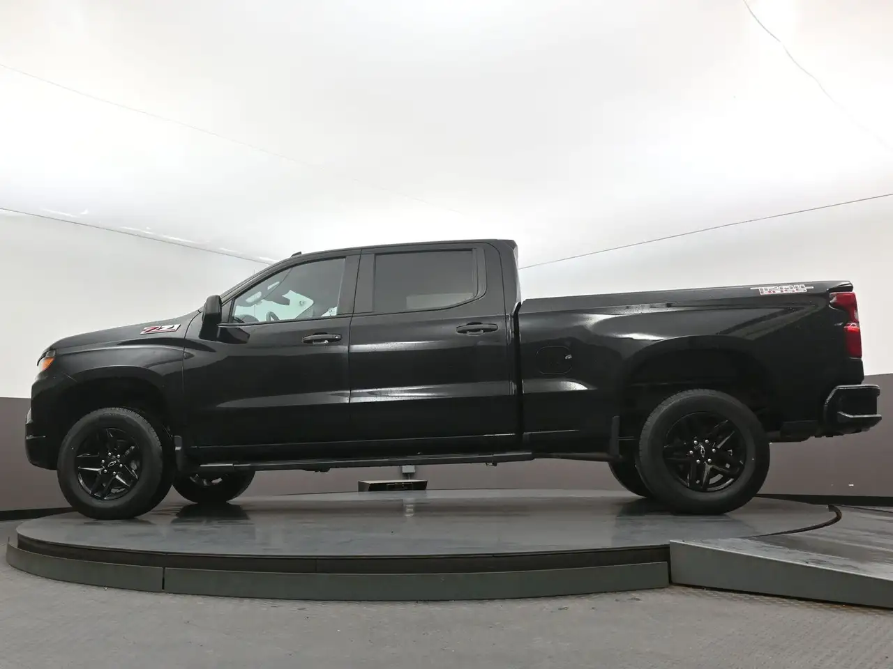 Chevrolet Silverado photo Chevrolet Silverado