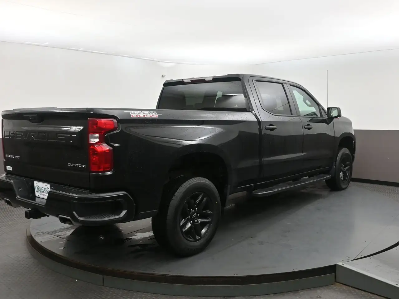 Chevrolet Silverado photo Chevrolet Silverado