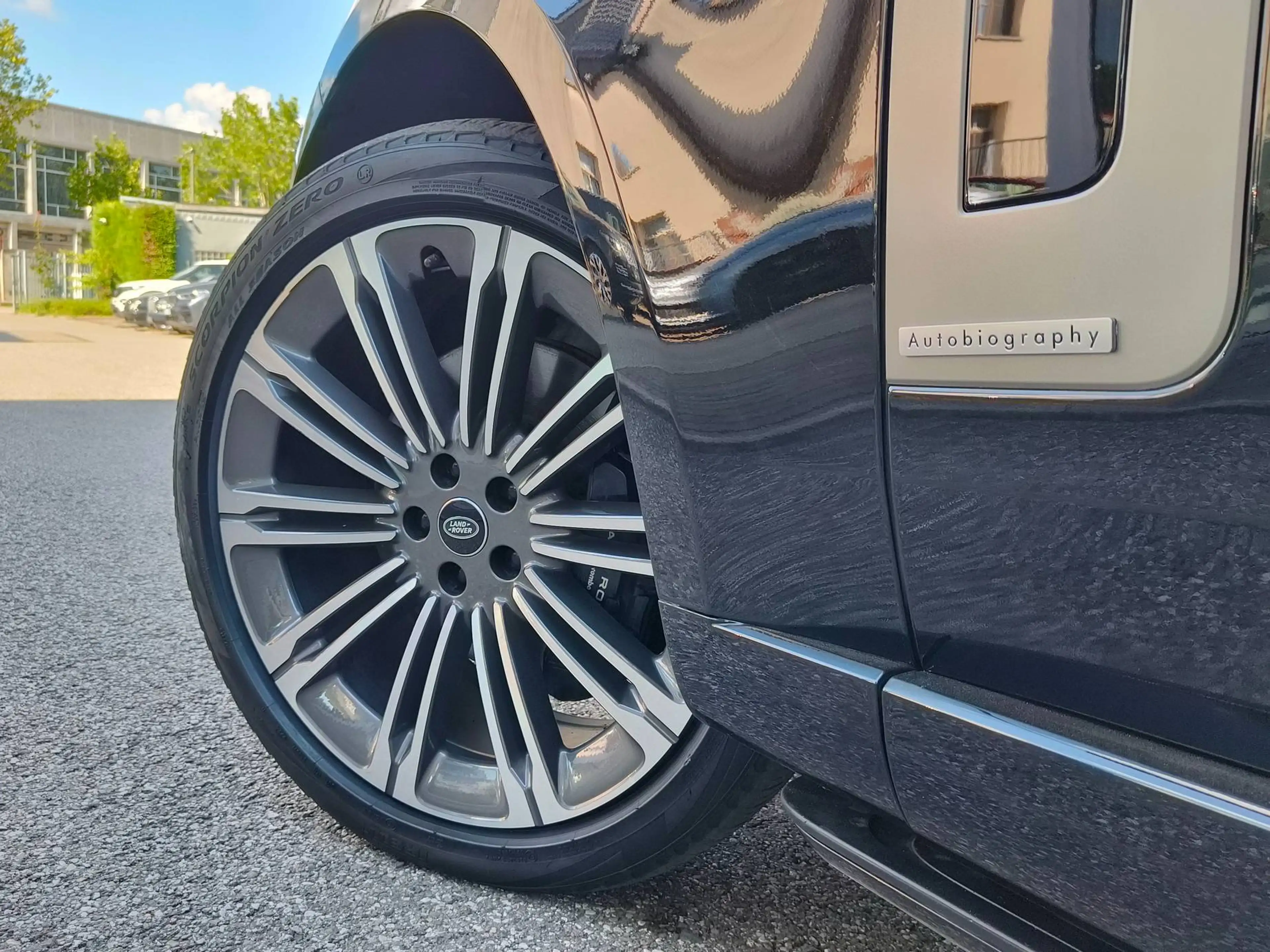 Land Rover Range Rover D350 LWB Autobiography Business Class/TV/SV leather — photo 13