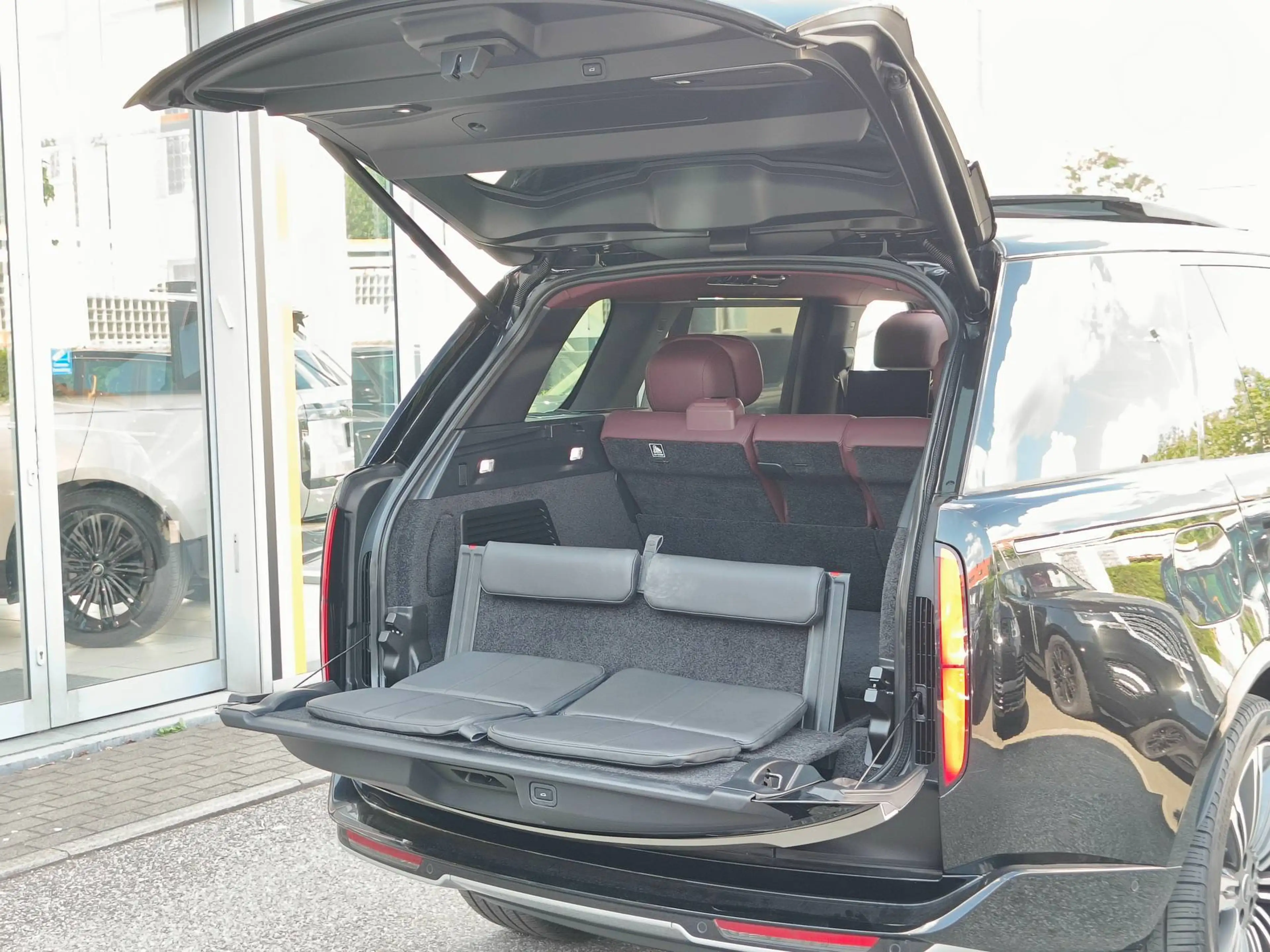 Land Rover Range Rover D350 LWB Autobiography Business Class/TV/SV leather — photo 14