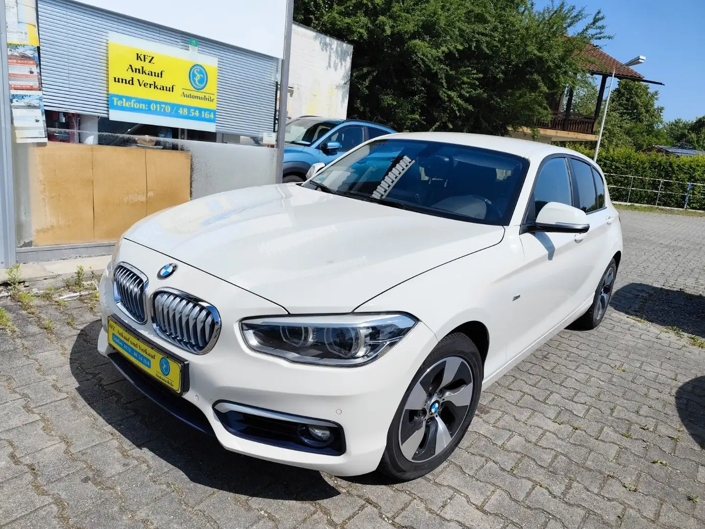 BMW 118 d xDrive Urban Line Led Navi pdc Leder Weiß - 1