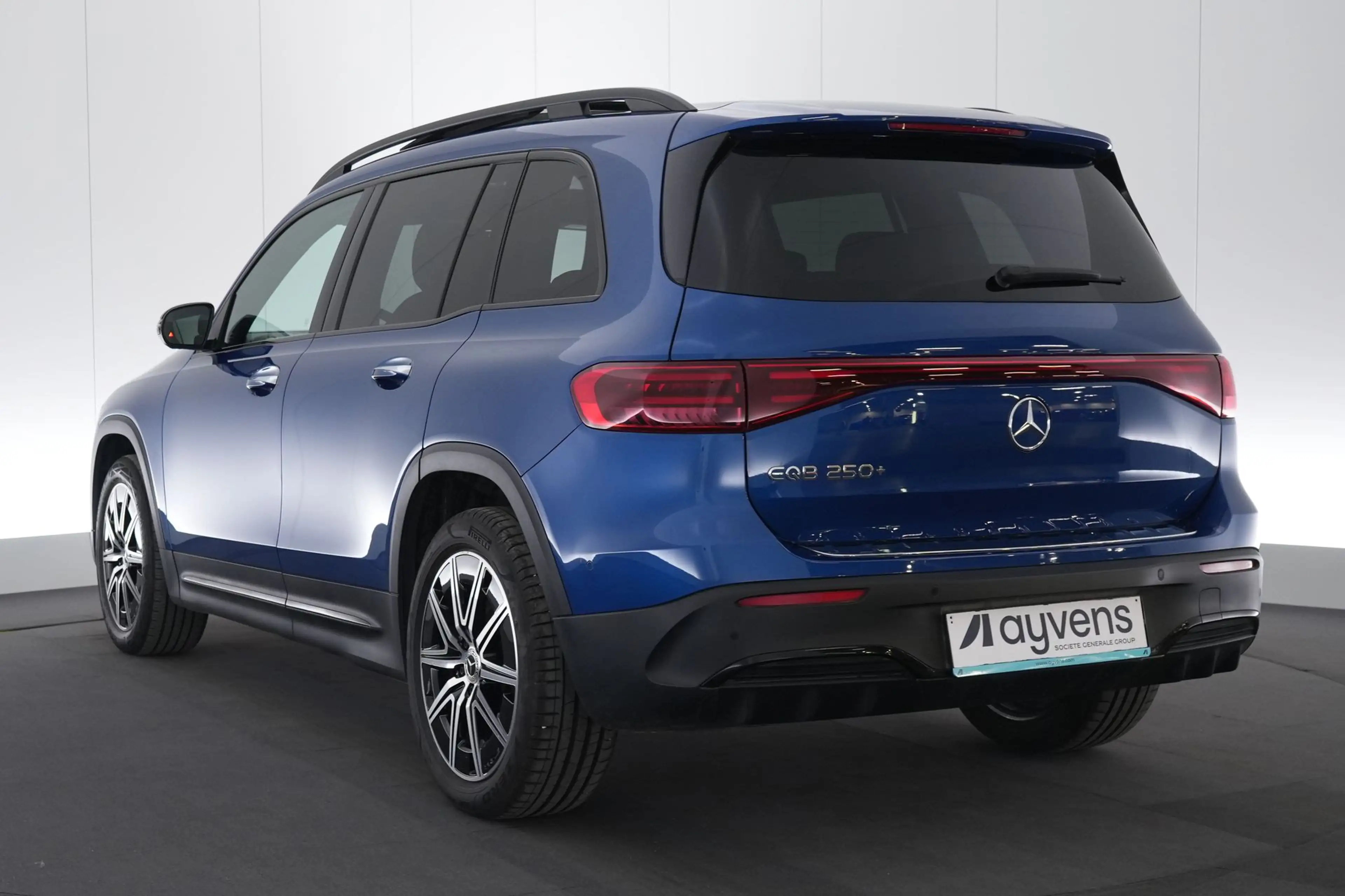 Mercedes-Benz EQB 250 250+ Star Ed. Premium LEDER/ALCANTARA LED GPS PDC — photo 9