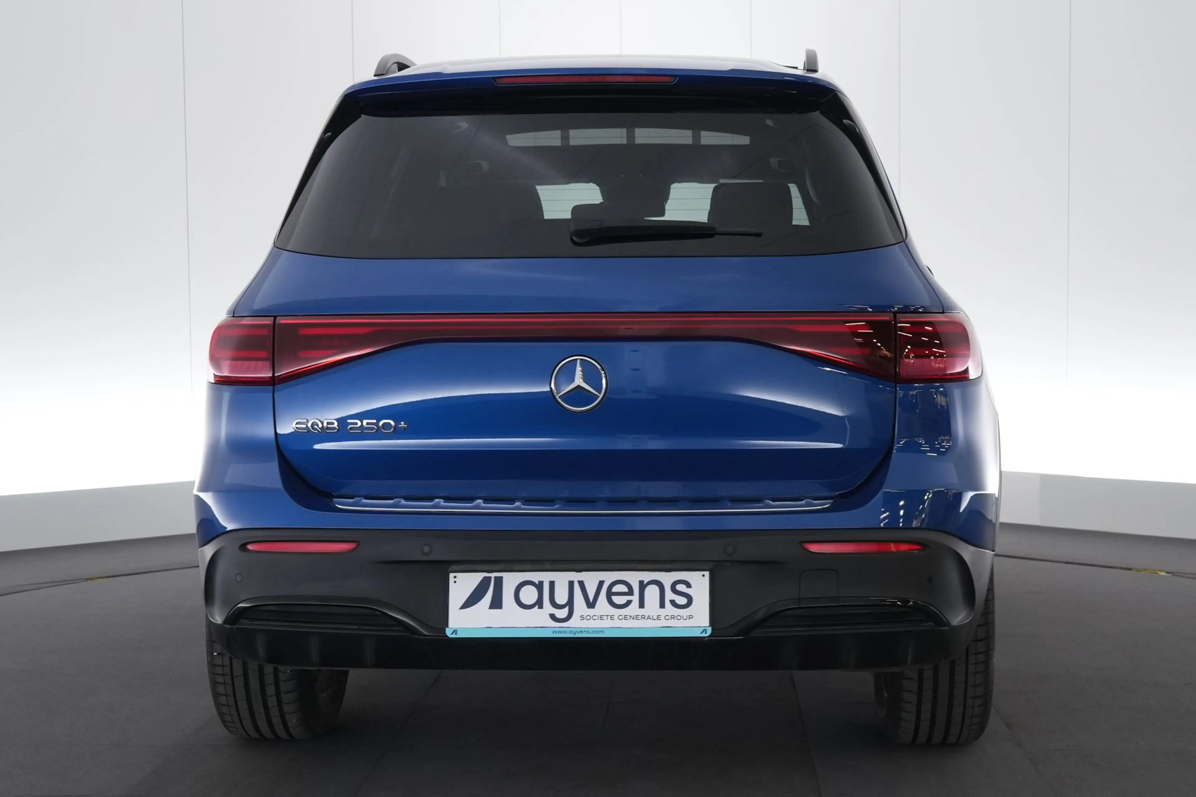 Mercedes-Benz EQB 250 250+ Star Ed. Premium LEDER/ALCANTARA LED GPS PDC — photo 8