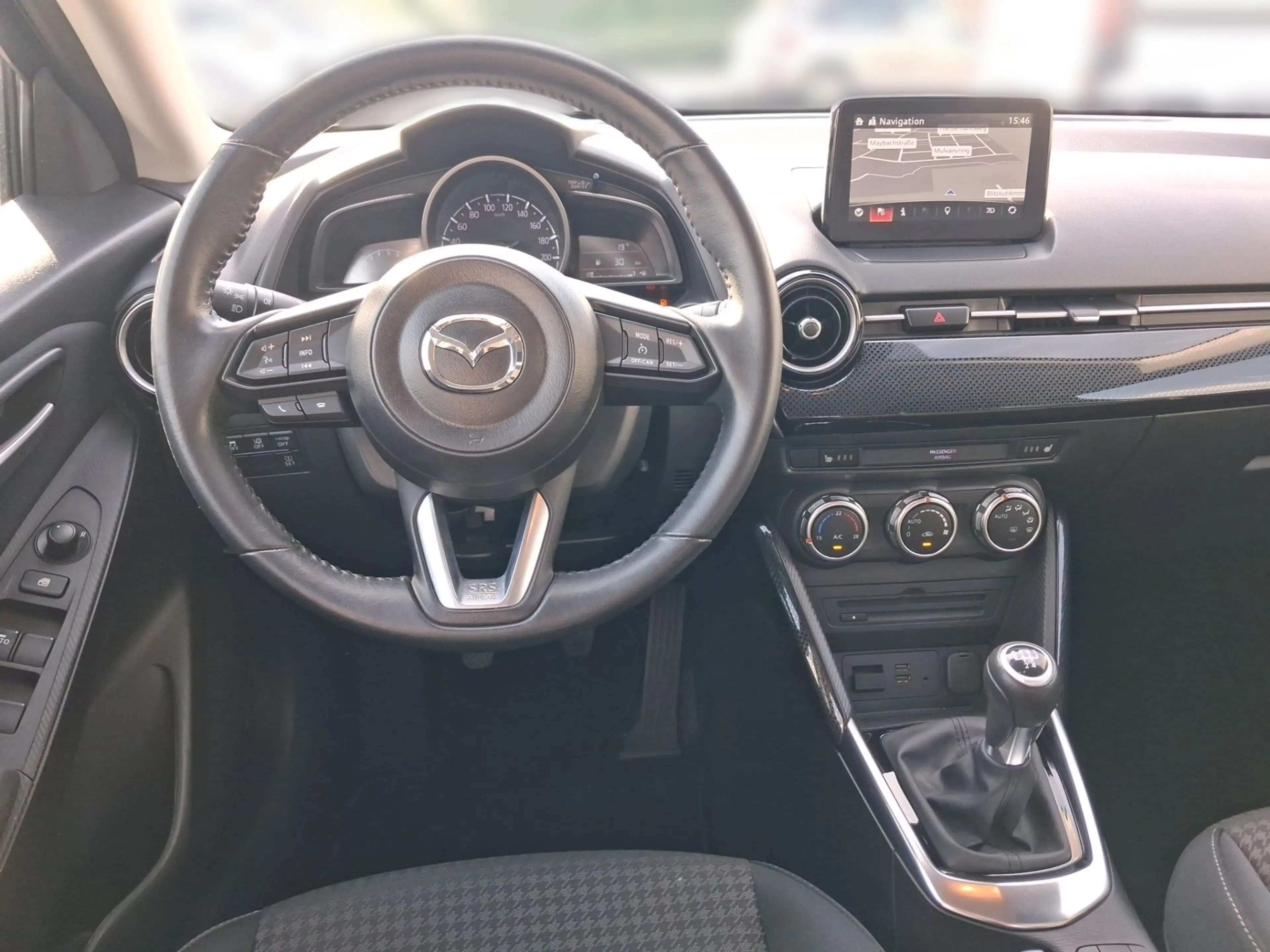 Mazda 2 1,5 SKYACTIV-G 75 *NAVI*KLIMA*PDC* — photo 8