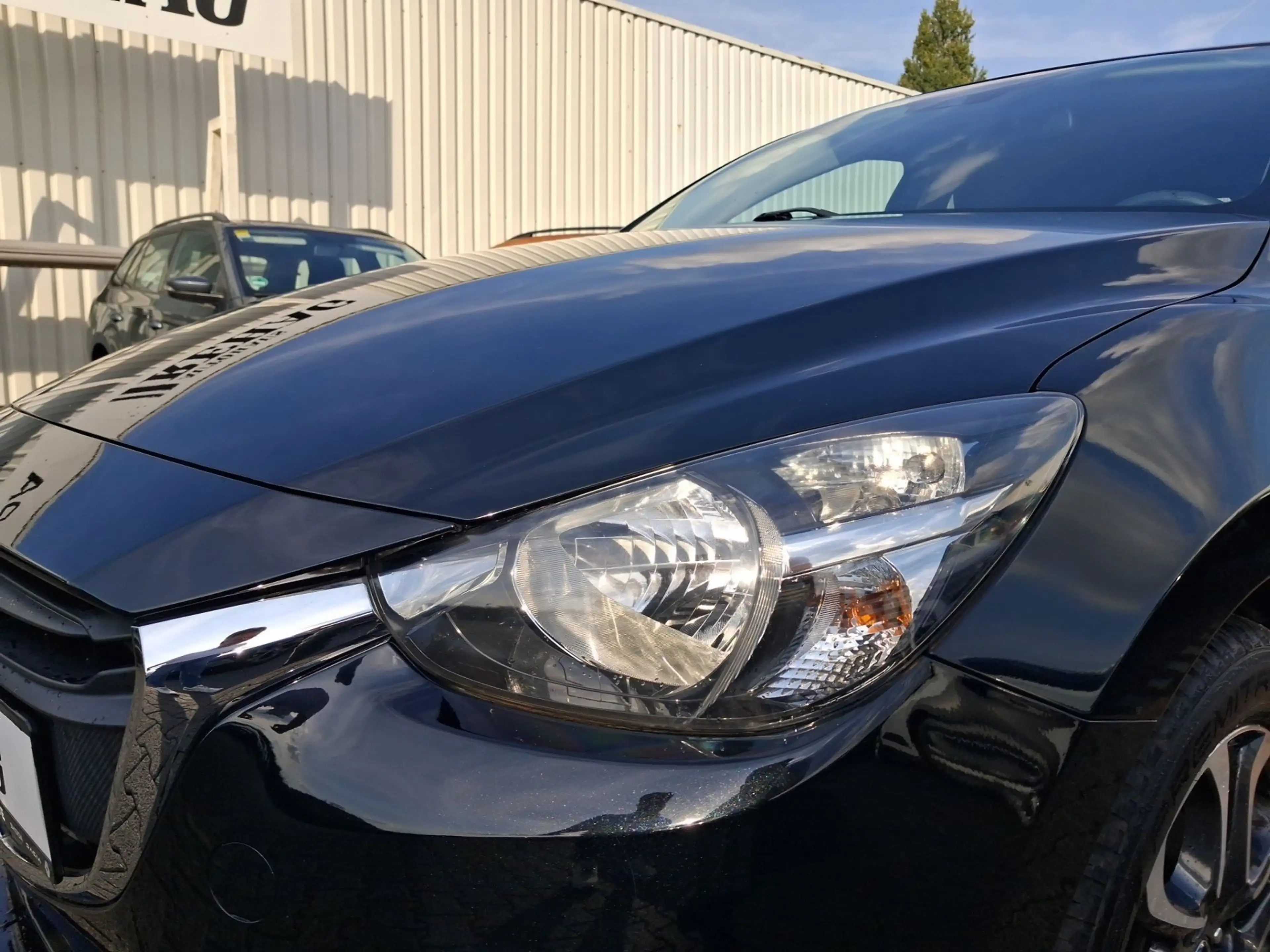 Mazda 2 1,5 SKYACTIV-G 75 *NAVI*KLIMA*PDC* — photo 3