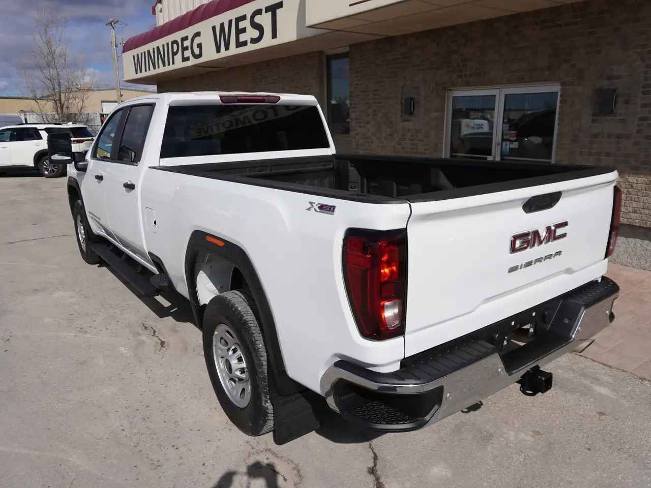 GMC Sierra 3500HD снимка GMC Sierra 3500HD