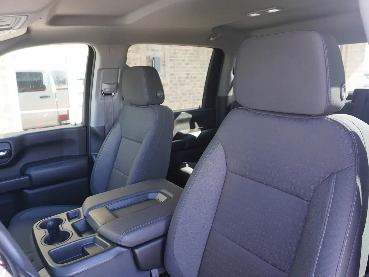GMC Sierra 3500HD снимка GMC Sierra 3500HD