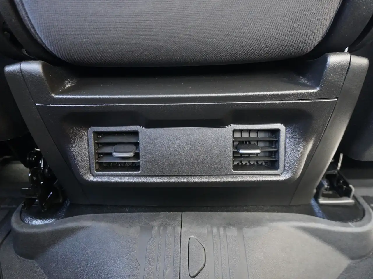 GMC Sierra 3500HD снимка GMC Sierra 3500HD