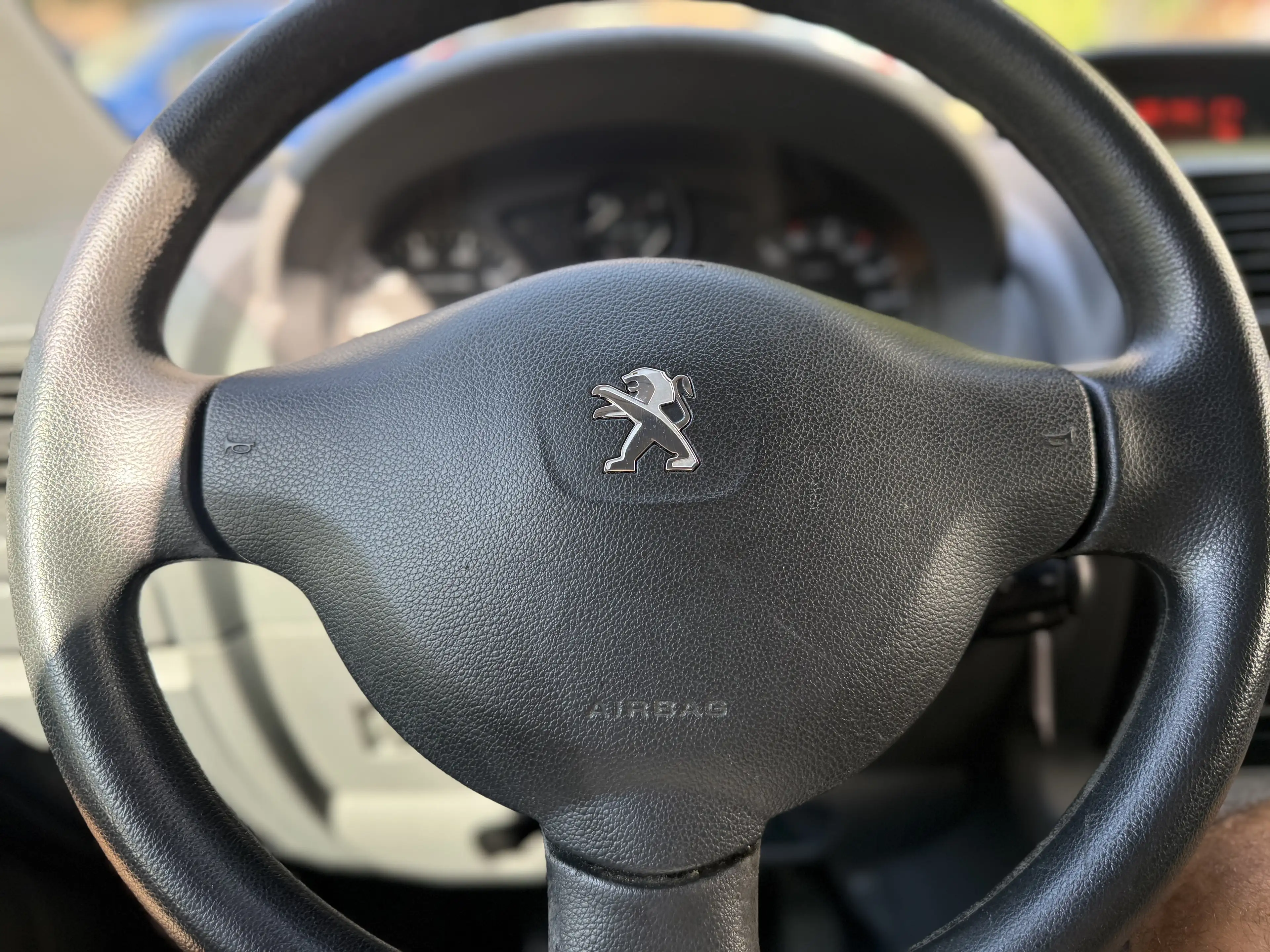 Peugeot Expert — photo 11