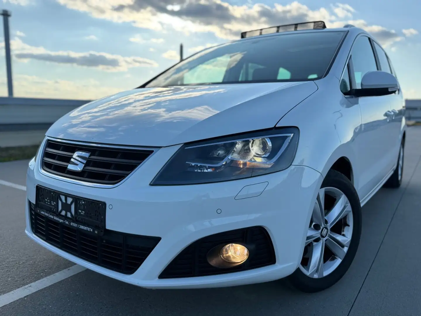 SEAT Alhambra 2.0 TDI DSG*PANO*7-SITZ*STANDHZ*AHK*XNN Weiß - 1