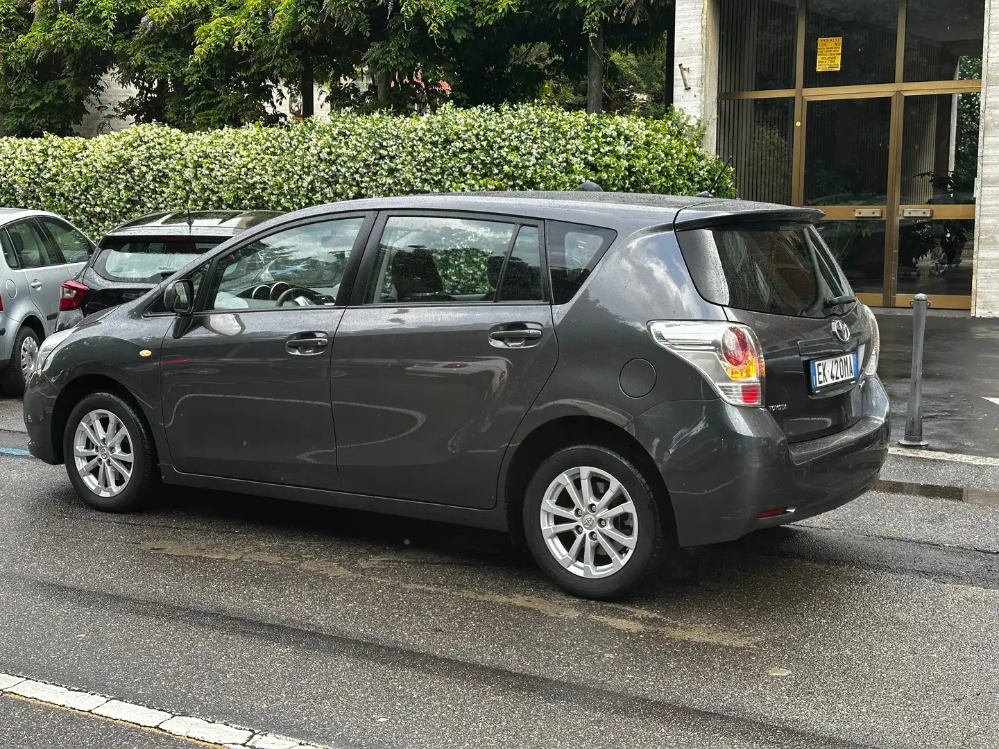 Toyota Verso SETTE POSTI 1.6 cv 132 tetto panoramico Szürke - 1