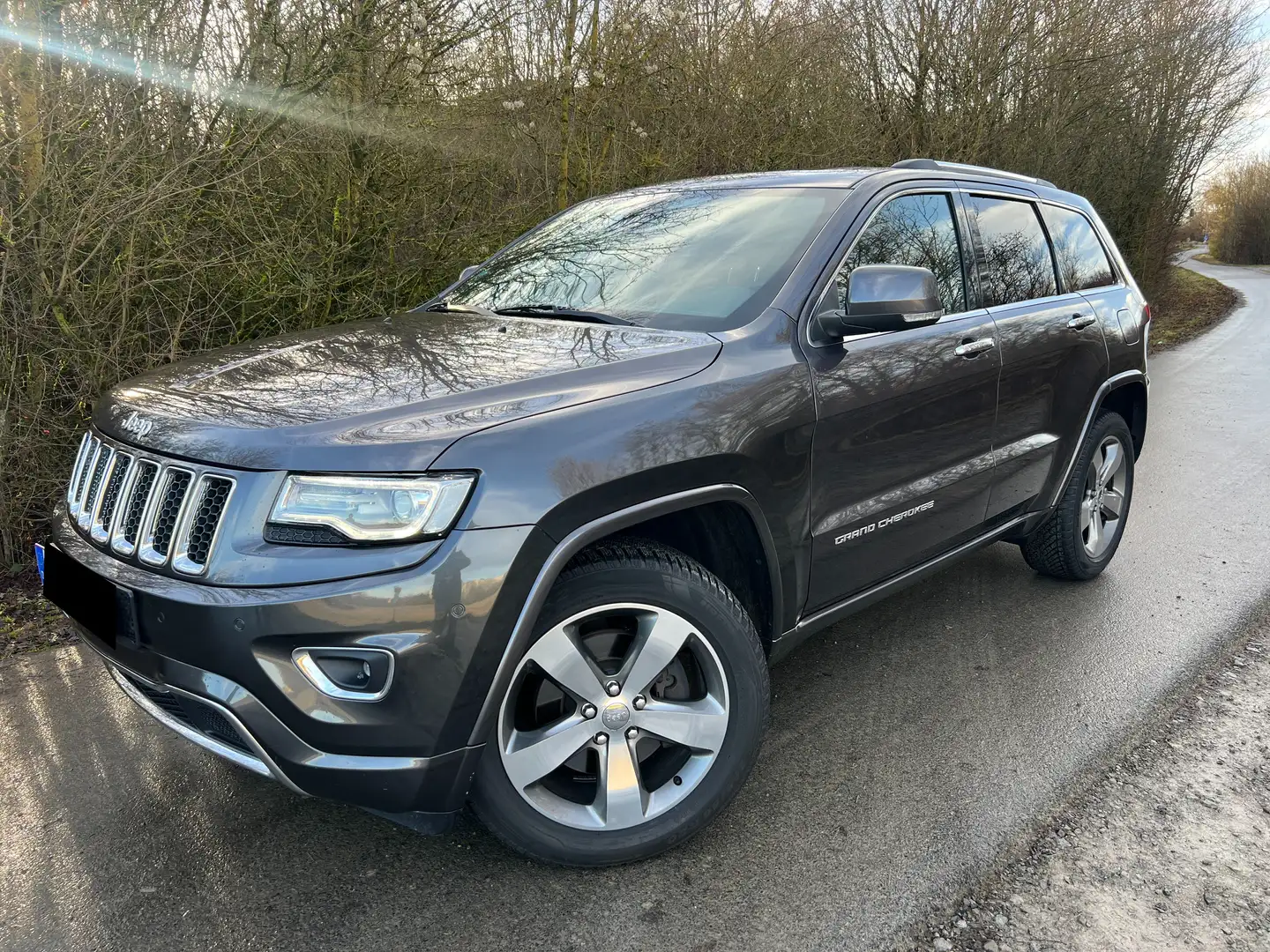 Jeep Grand Cherokee 3.0 CRD Overland   TÜV  NEU Grau - 2