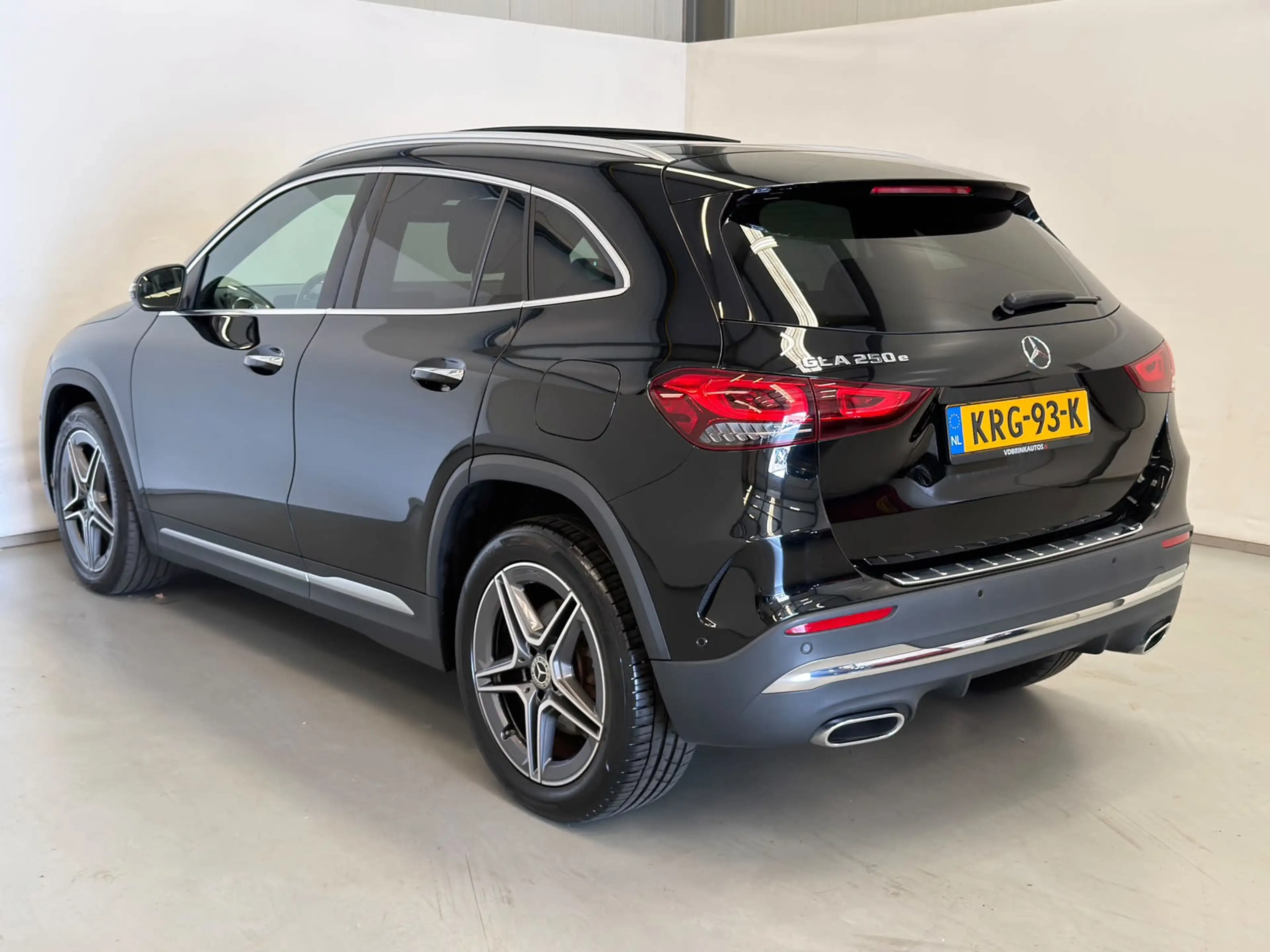 Mercedes-Benz GLA 250 e AMG / Pano / Memory / BTW — photo 4