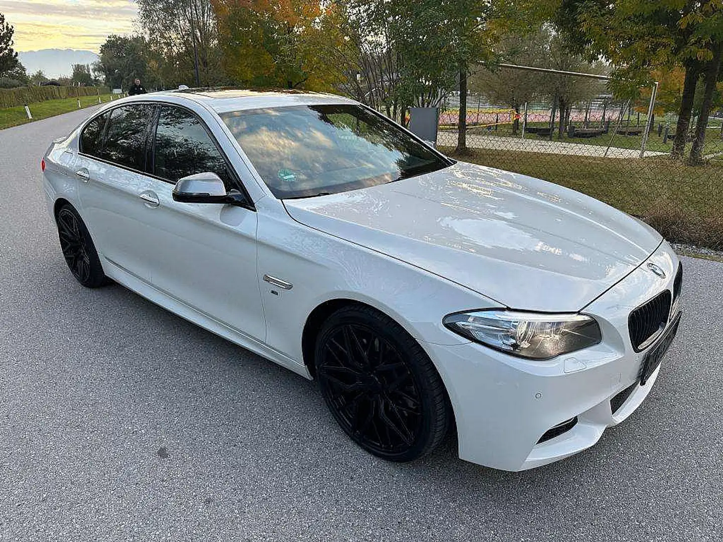 BMW M550 M550d xDrive Aut. M-packet *20Zoll*FINANZ*GARAN.* Blanc - 2