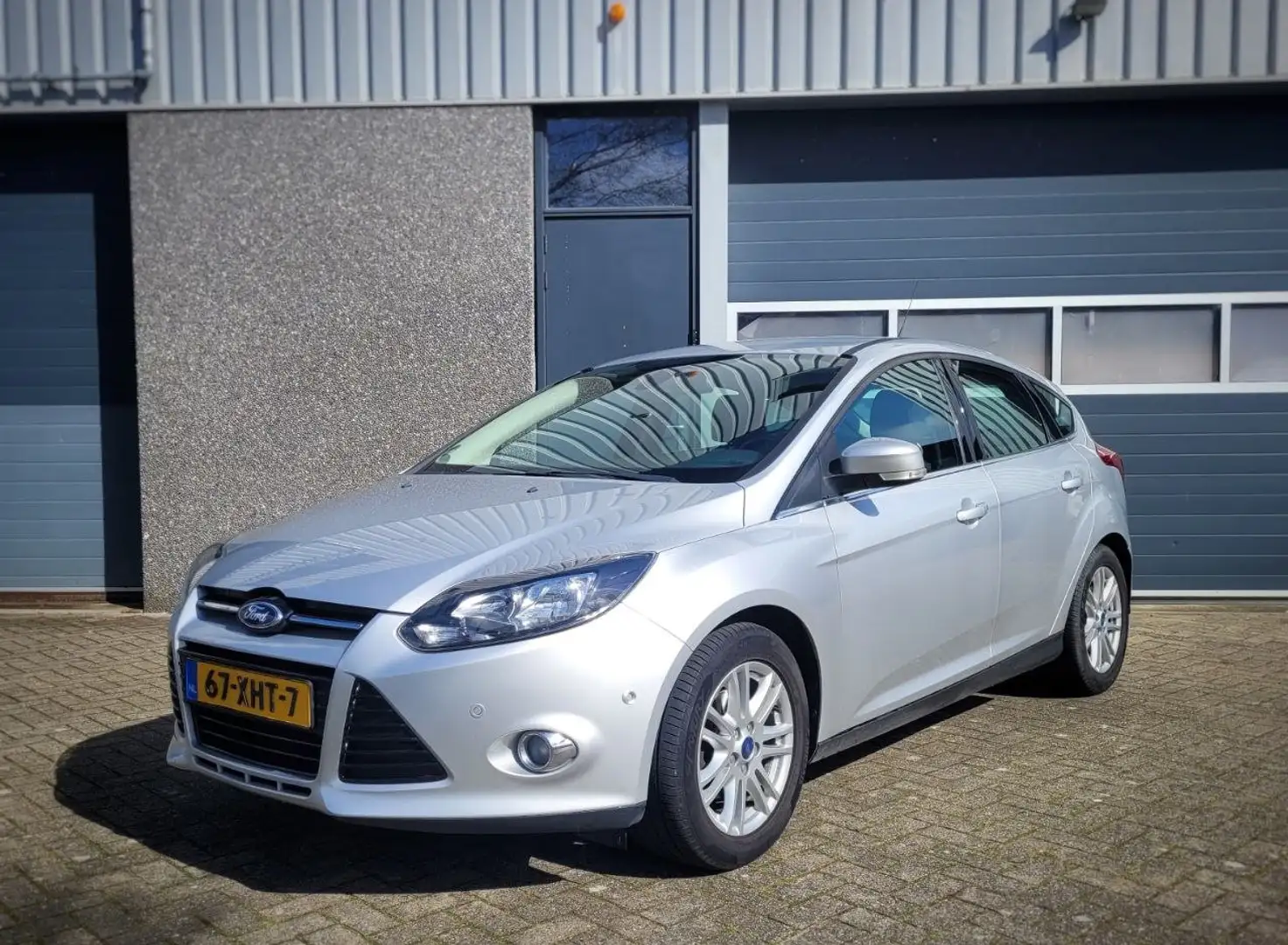 Ford Focus 1.0 EcoB. Lease Ti. Zilver - 1