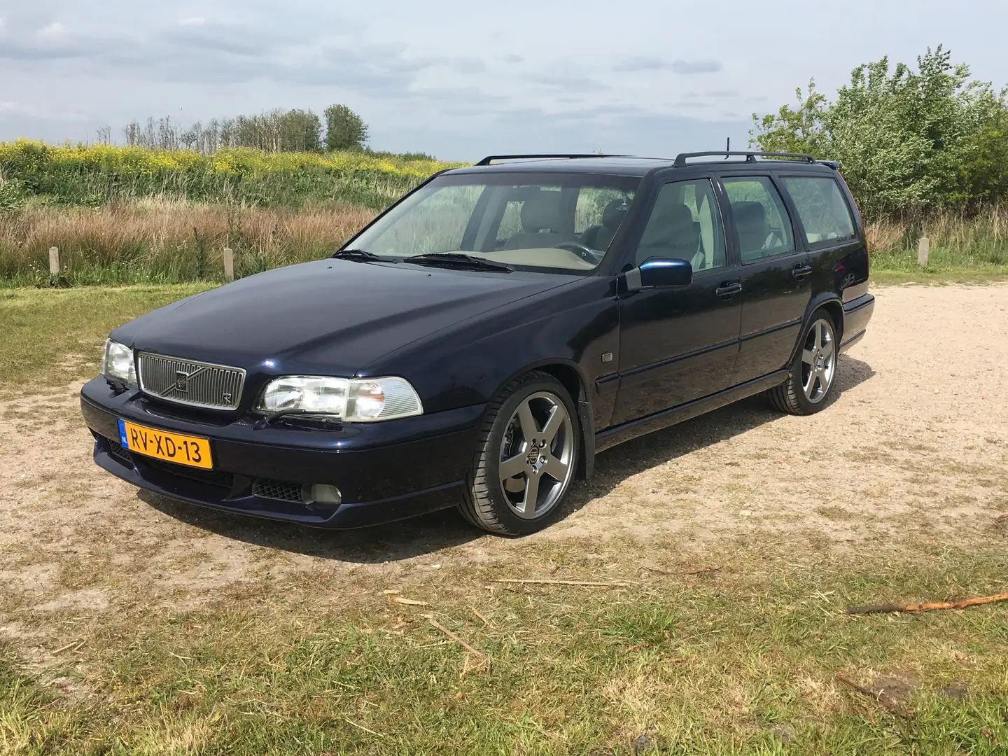 Volvo V70 R Blauw - 1