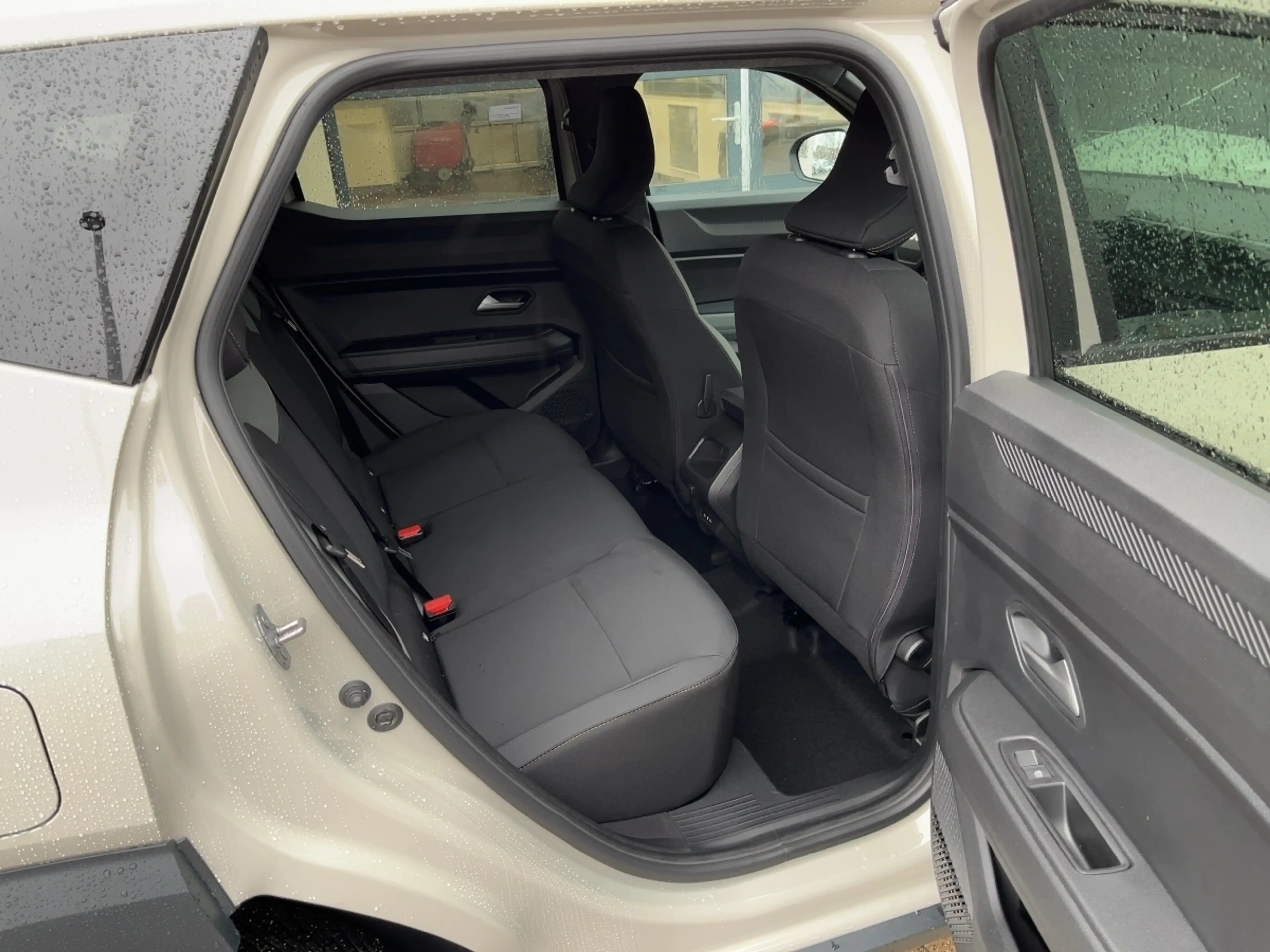 Dacia Duster Extreme TCe 130 4x4+NAVI+KAMERA+SHZG+GJR+TEMPO — photo 12