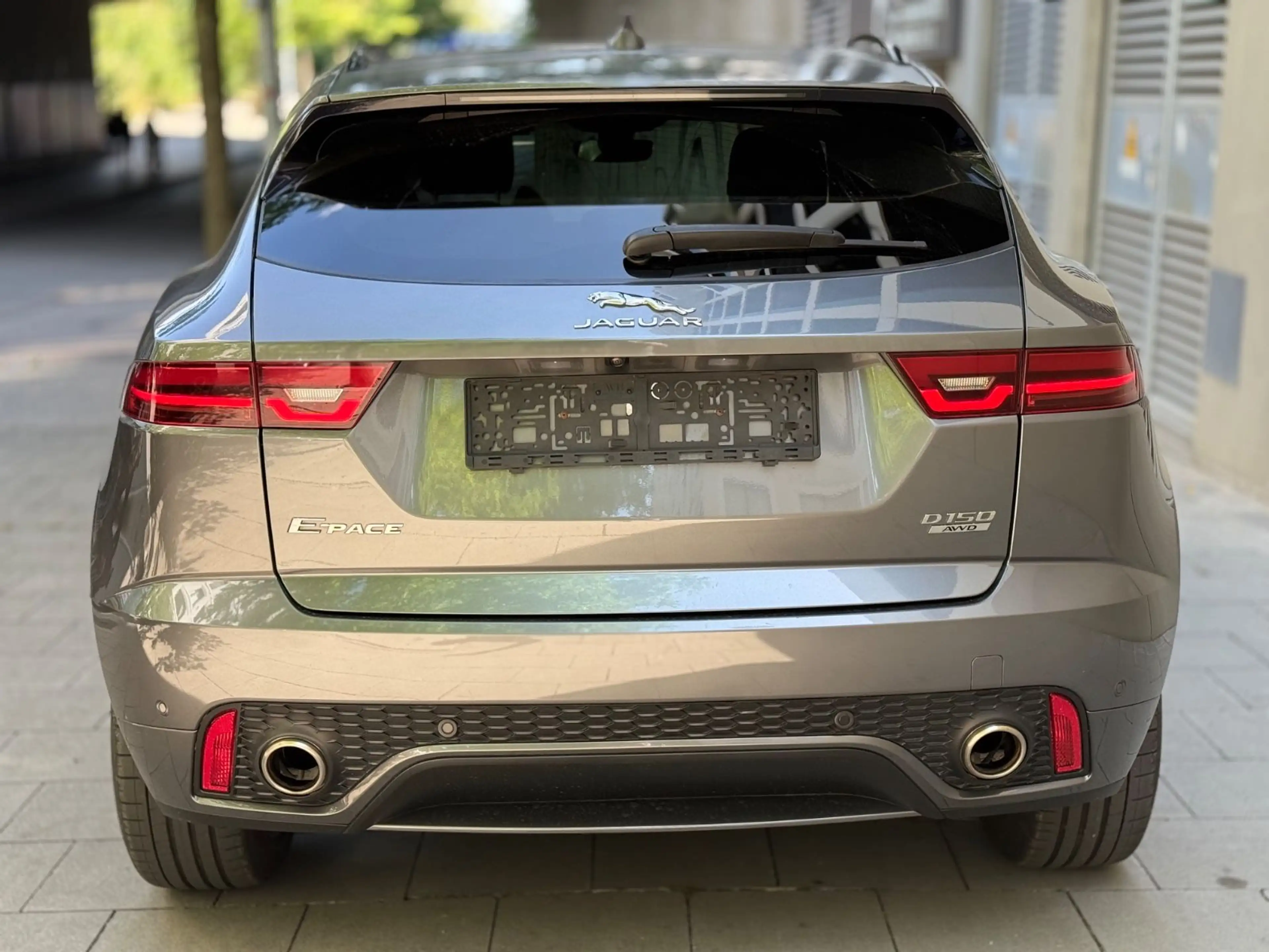 Jaguar E-Pace E-PACE R-Dynamic SE AWD — photo 5
