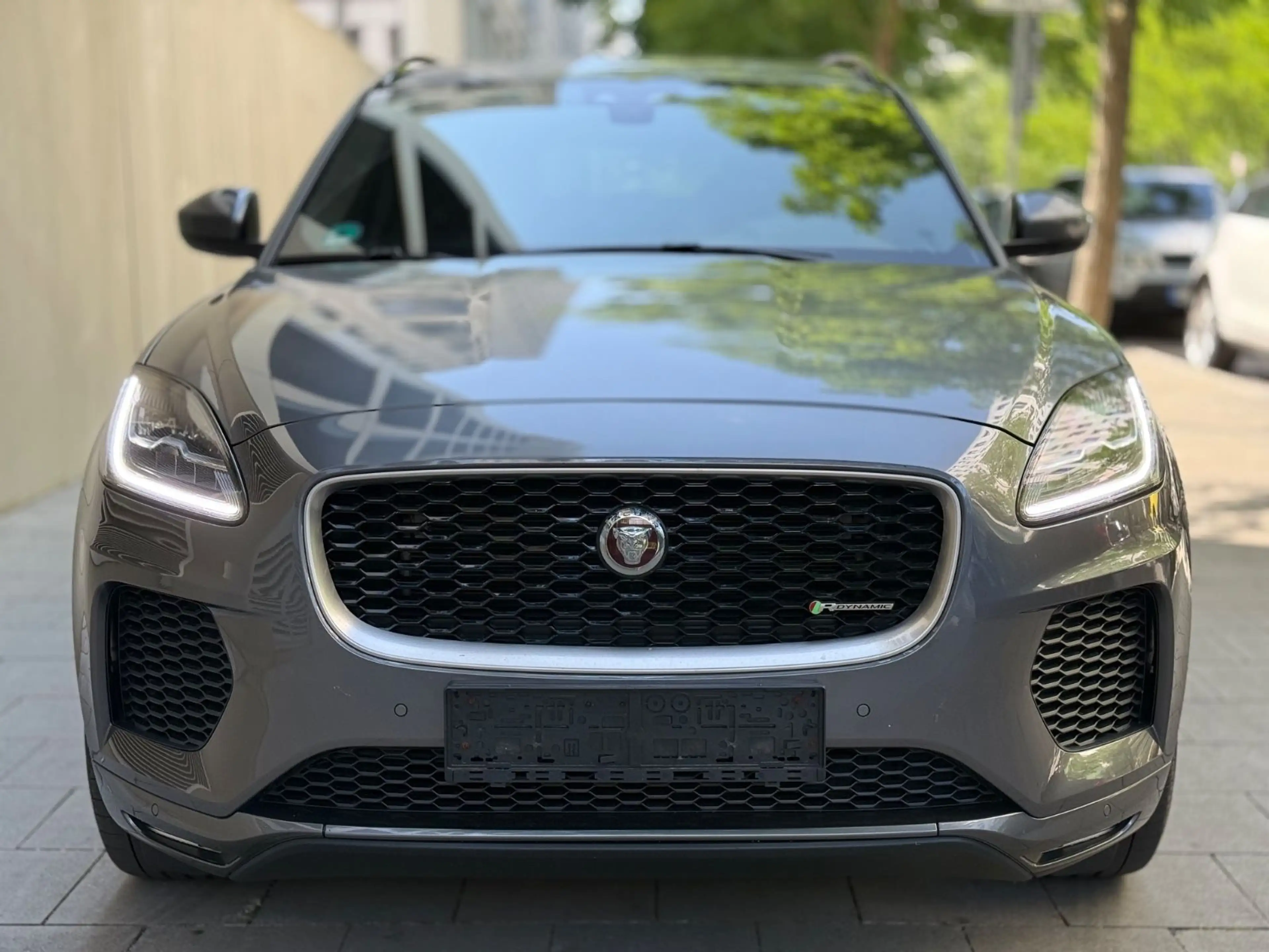 Jaguar E-Pace E-PACE R-Dynamic SE AWD — photo 2