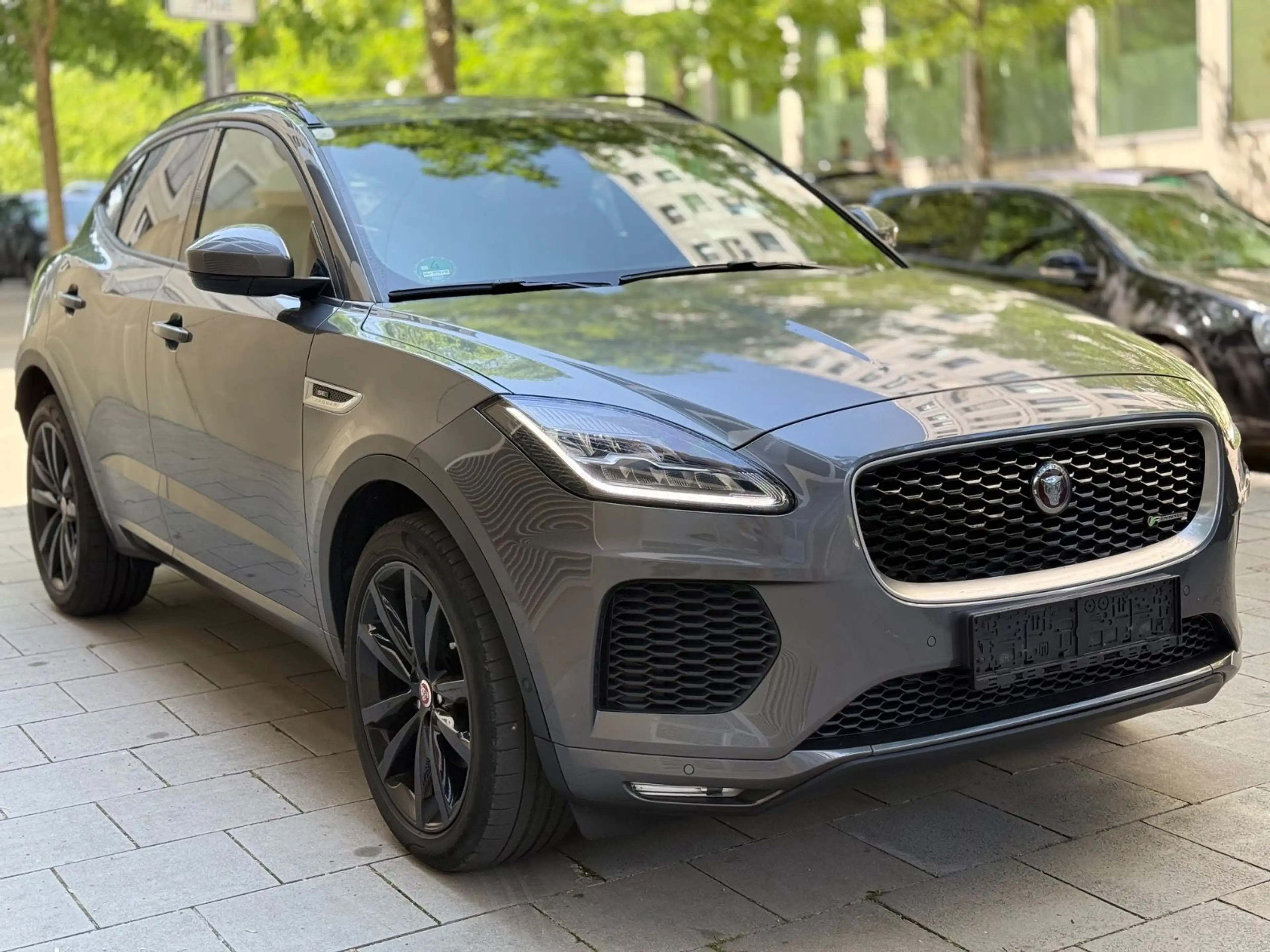 Jaguar E-Pace E-PACE R-Dynamic SE AWD — photo 3