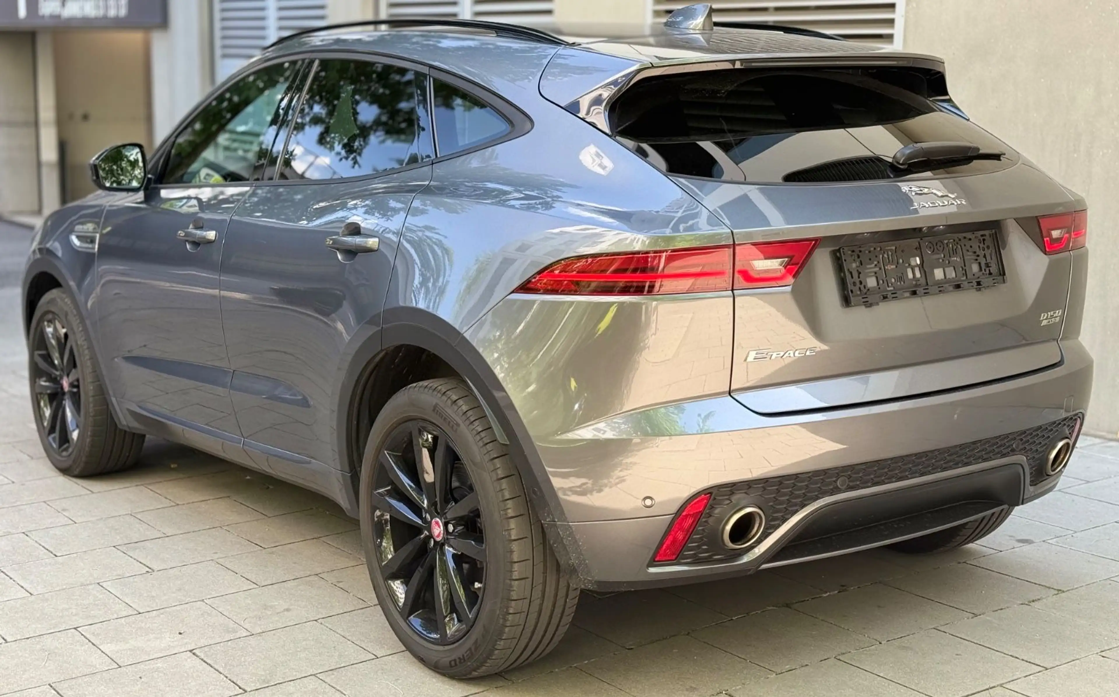 Jaguar E-Pace E-PACE R-Dynamic SE AWD — photo 6