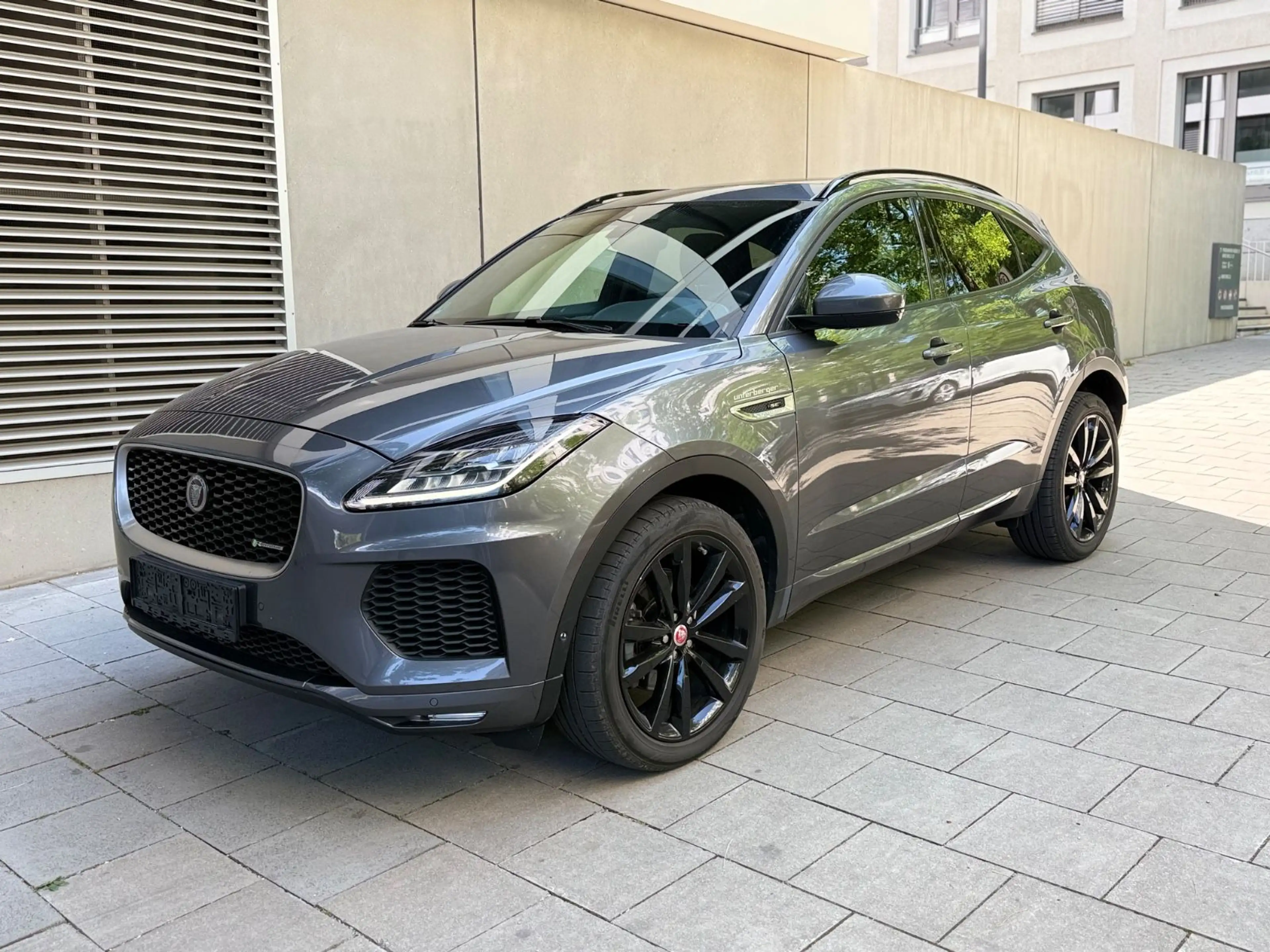 Jaguar E-Pace E-PACE R-Dynamic SE AWD — photo 7