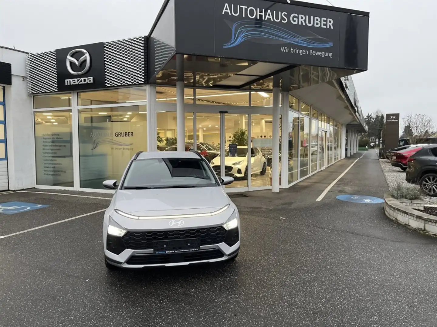 Hyundai BAYON GO Plus 1.2 MPI y5bu1 Grau - 1