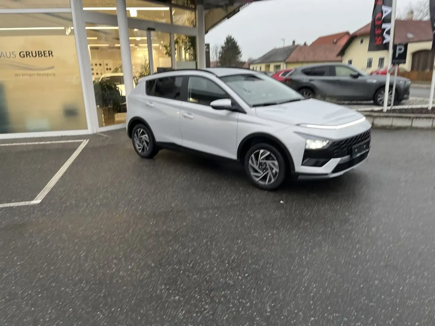 Hyundai BAYON GO Plus 1.2 MPI y5bu1 Grau - 2