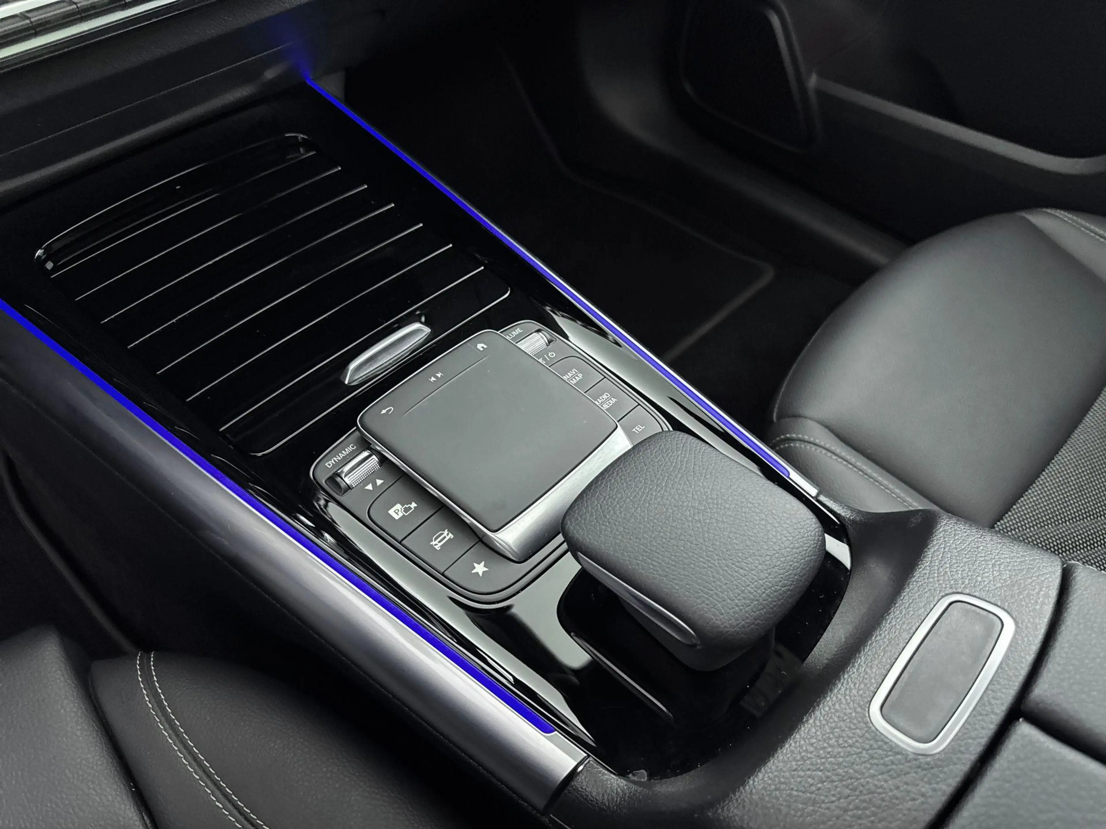 Mercedes-Benz EQA 250 Luxury Line 67 kWh | Panoramadak | 360 Camera — photo 10