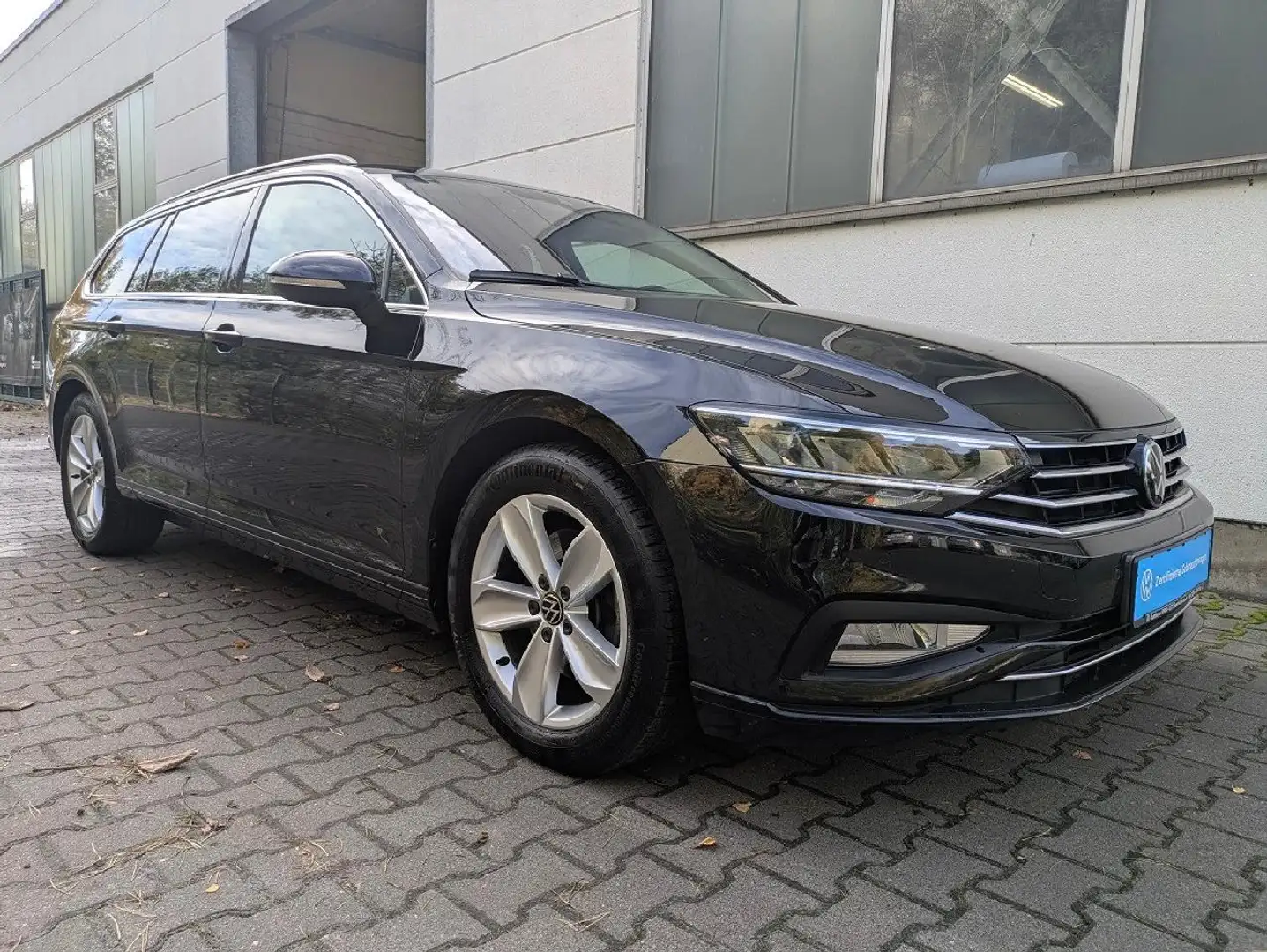 Volkswagen Passat Variant Passat Variant 2.0 TSI DSG Business *Navi,Cam* Schwarz - 2