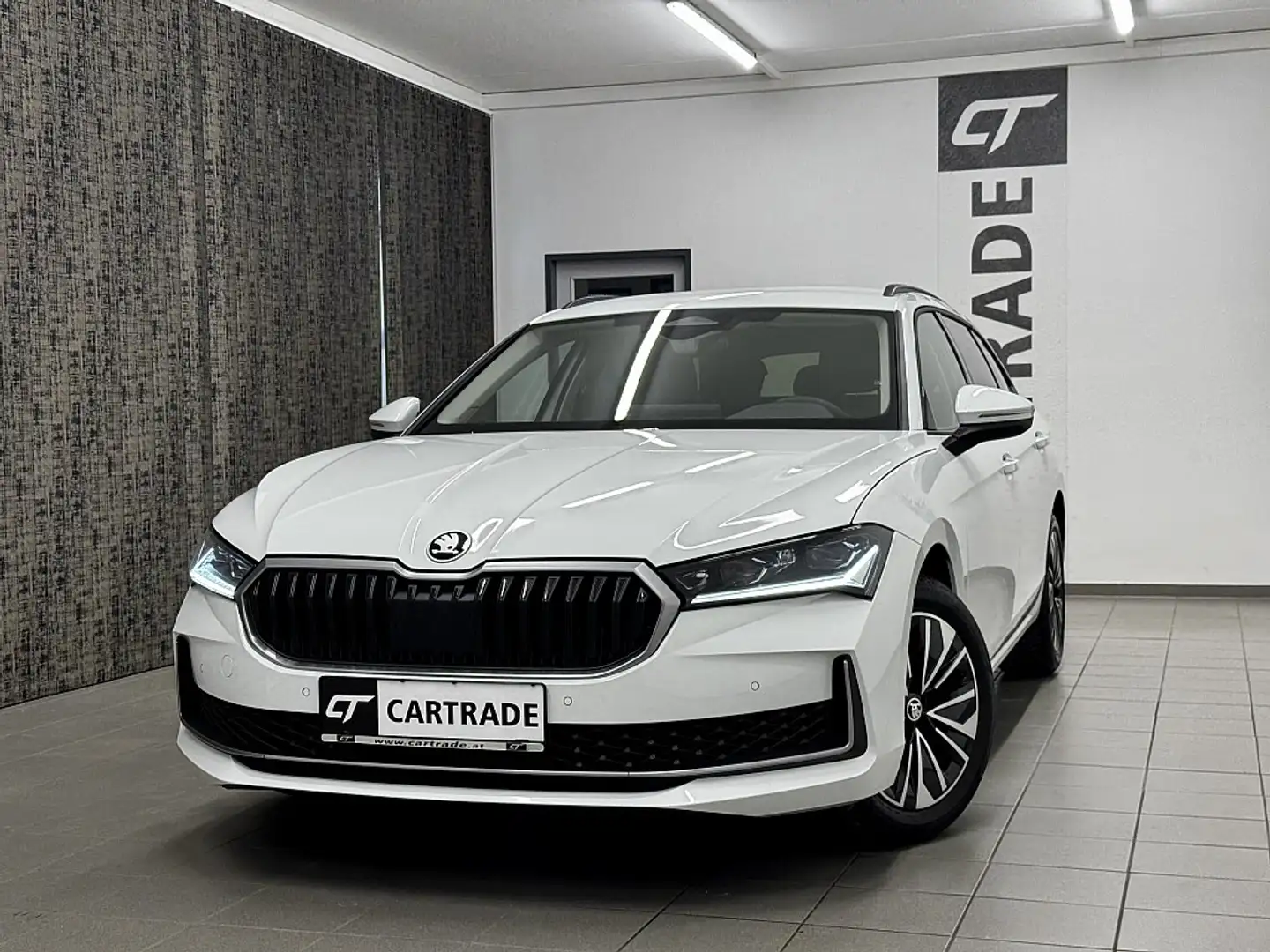 Skoda Superb Kombi 2,0 TDI Selection DSG /LED/ ACC/ VIRTUAL/... Wit - 1