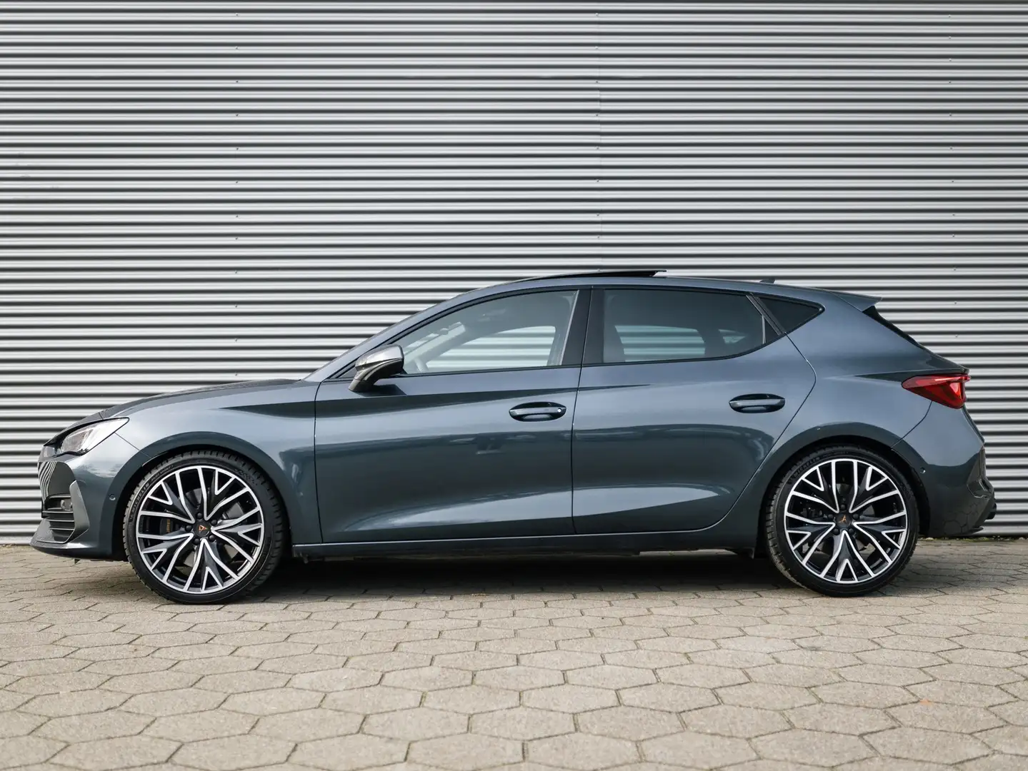 CUPRA Leon 2.0 TSI VZ PANO BEATS KEYLESS CAMERA Gris - 2