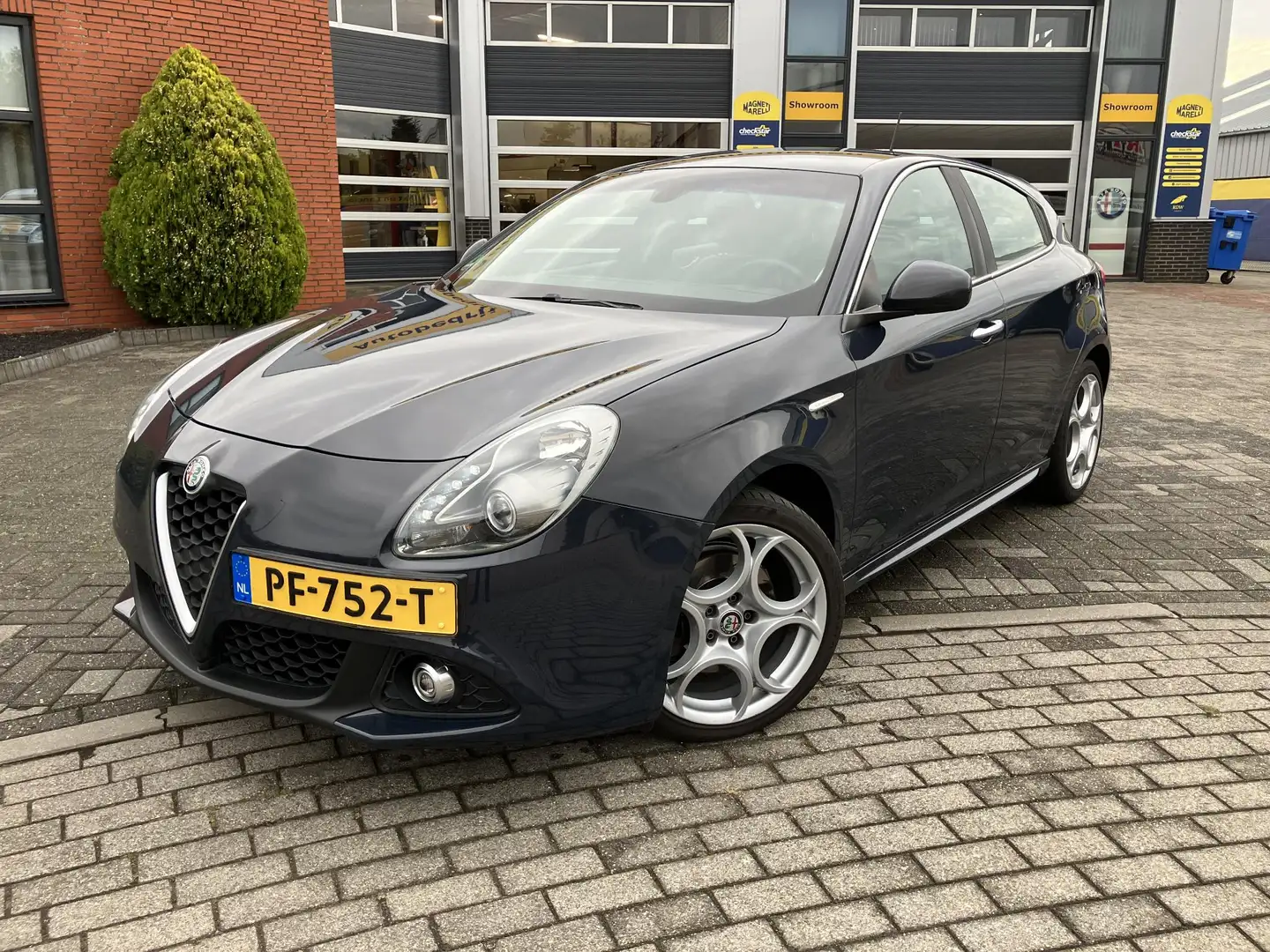 Alfa Romeo Giulietta 1.4 Turbo MultiAir Super | Super onderhouden | Tre Grau - 2