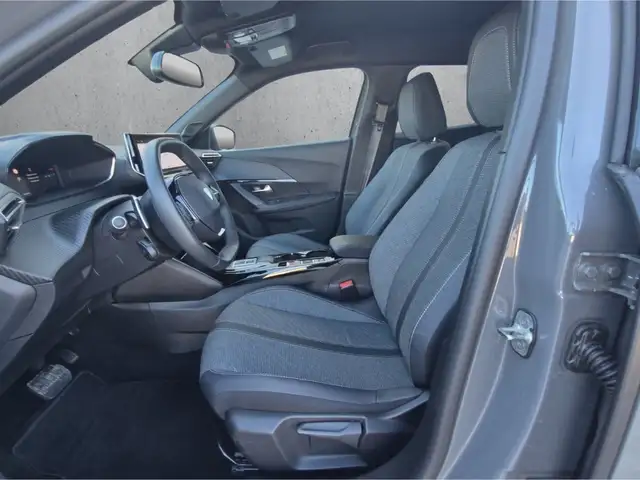 Peugeot 2008 view 9
