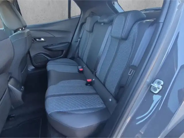 Peugeot 2008 view 8