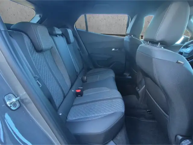Peugeot 2008 view 14