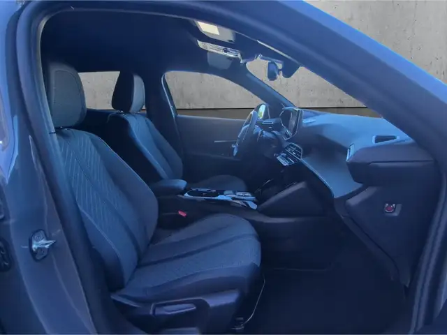 Peugeot 2008 view 13