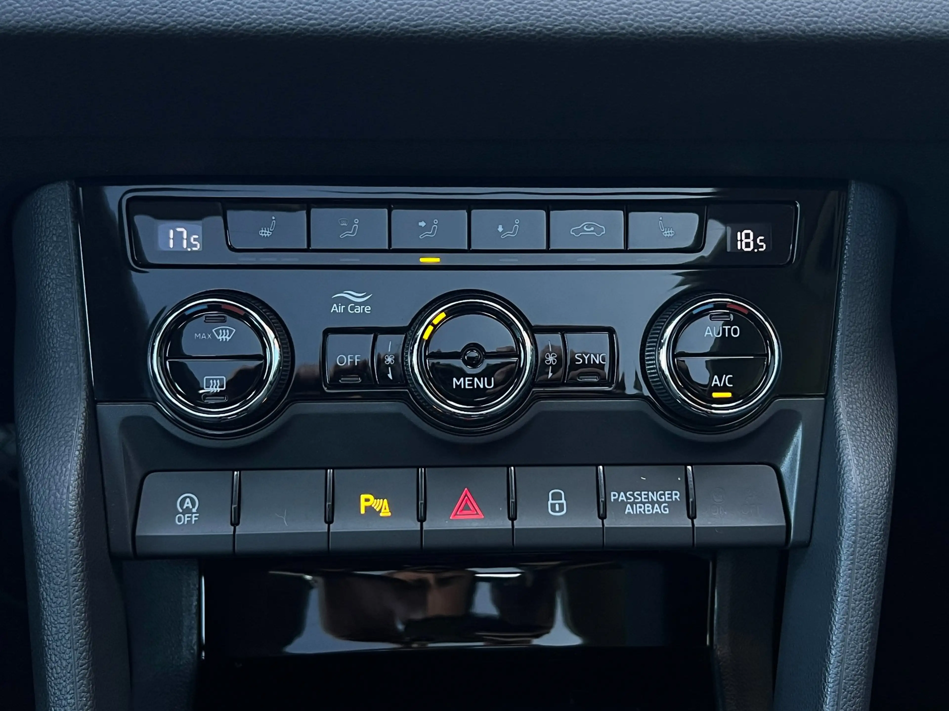 Skoda Karoq 1.0TSI|Panodak|Carplay|Camera|Trekhaak|LED|Sfeer — photo 14