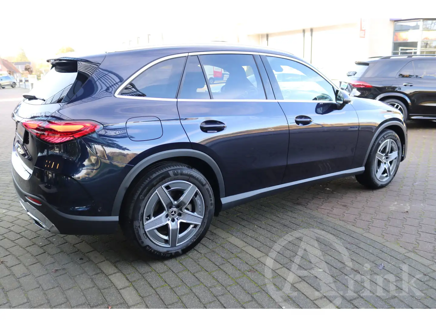 Mercedes-Benz GLC 200 4MATIC AMG Line Panoramadak, 360 Camera, Memorysto Blauw - 2