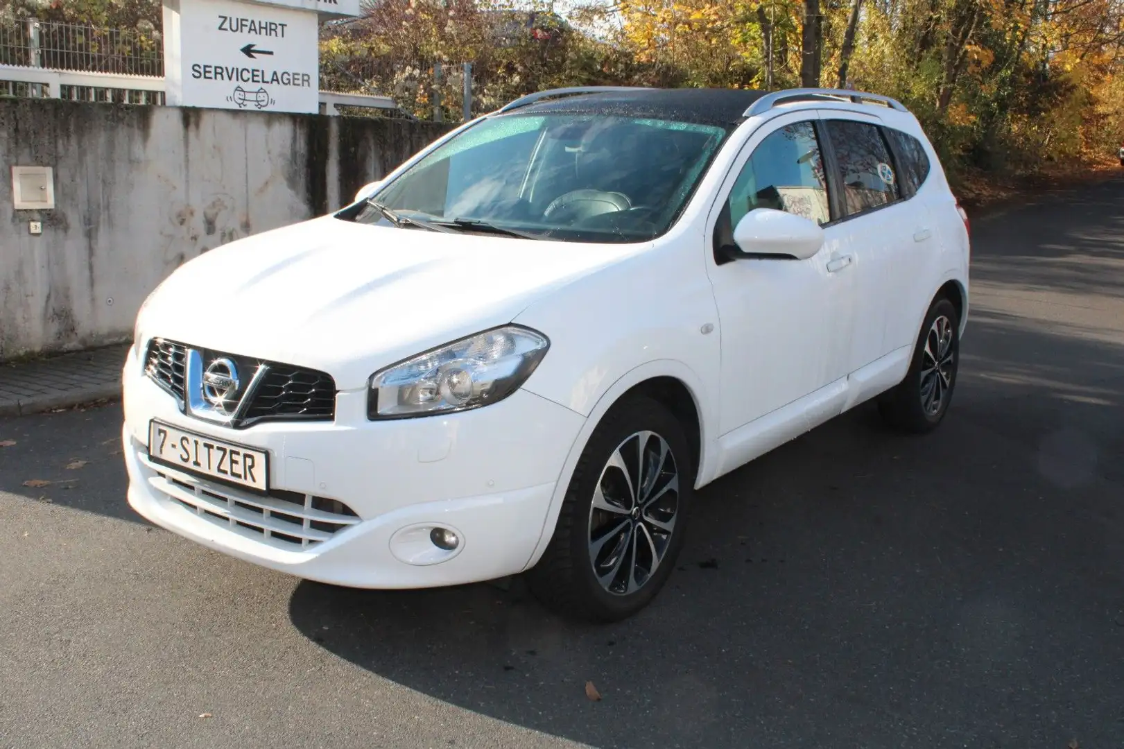 Nissan Qashqai +2 Tekna 4X4 7-Sitzer Pano Leder AHK Weiß - 1