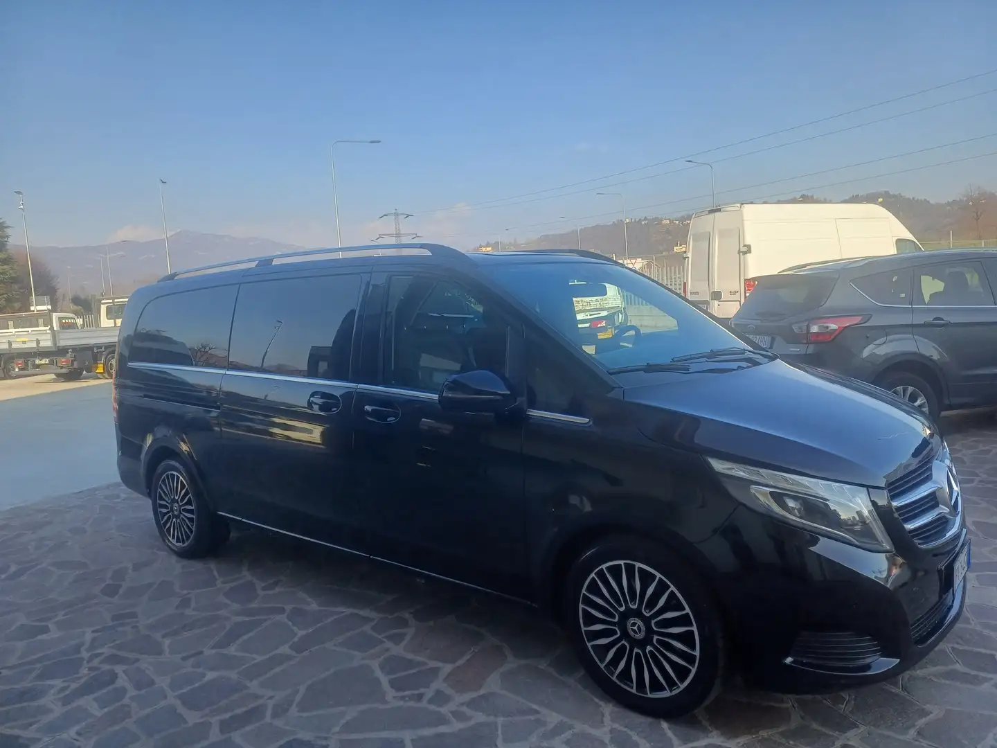 Mercedes-Benz V V 250 d Premium EL auto Czarny - 2