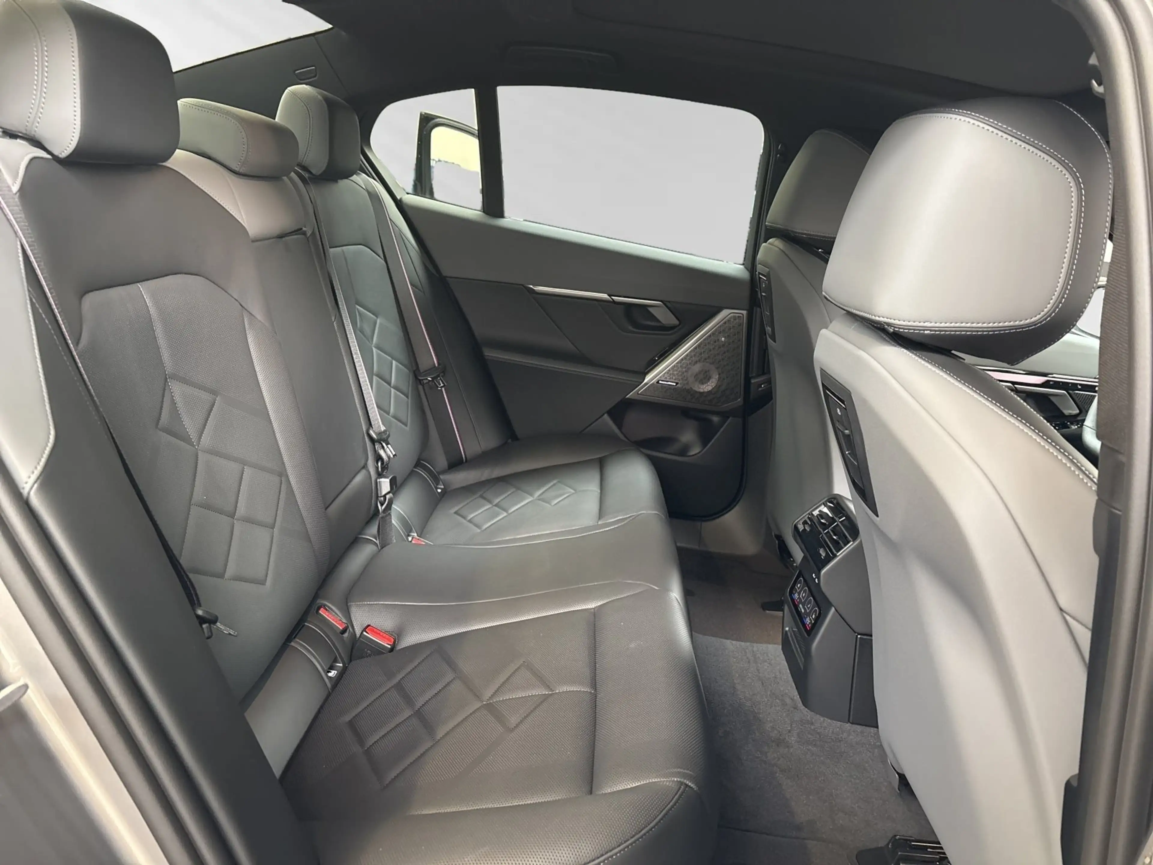 BMW 550 e xDrive M Sport Pro|AHK|Pano|Bowers&Wilkins — photo 15