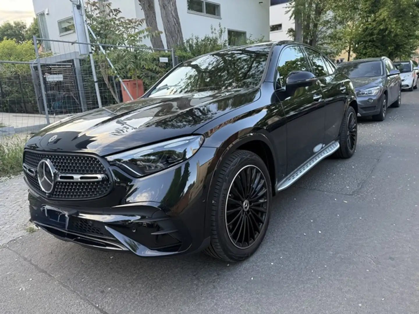 Mercedes-Benz GLC 300 4Matic Coupe  AMG*PANO* H.UP*AIRMATIC Noir - 1