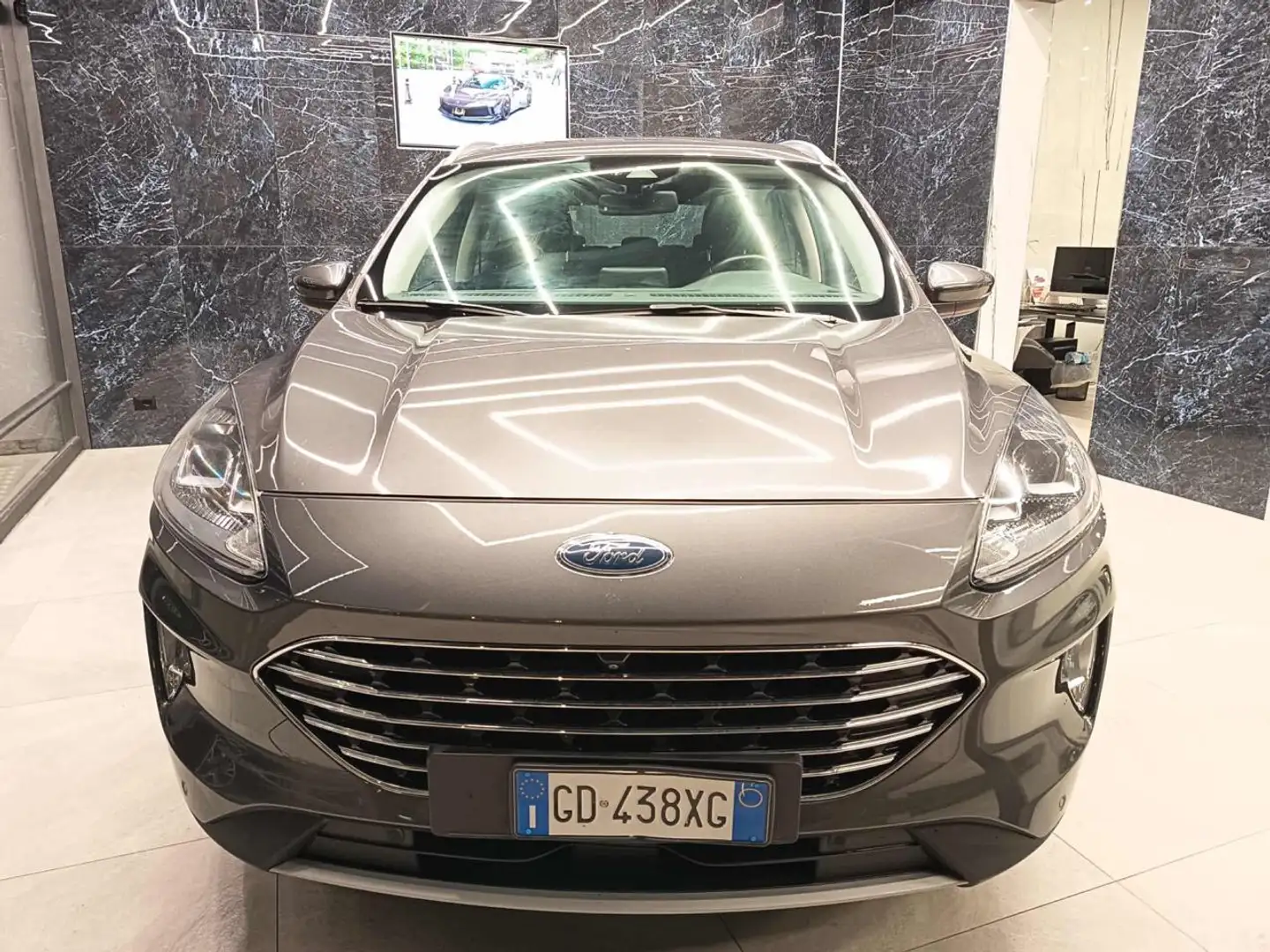 Ford Kuga 1.5 dci St-Line 2wd Gris - 1