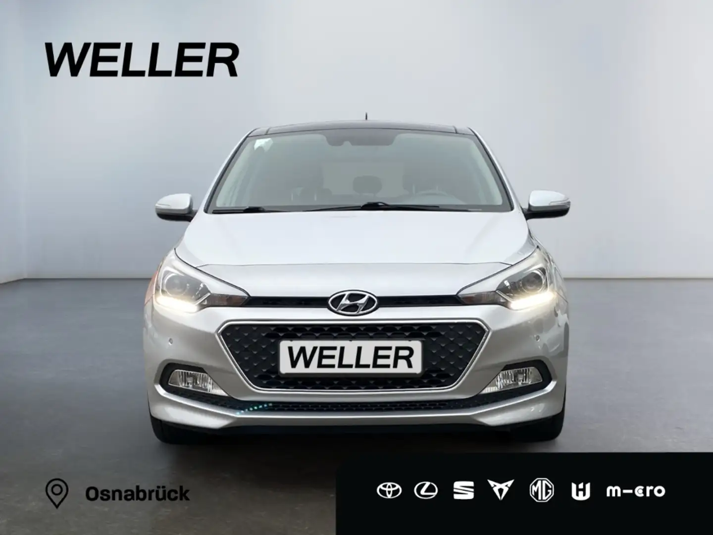Hyundai i20 1.4 Style *Panoramadach*Kamera*Navi*SHZ*PDC* Silber - 2