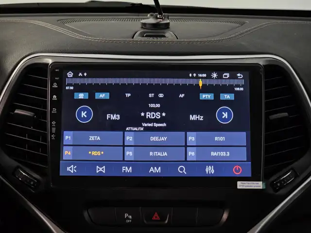 Jeep Cherokee view 11